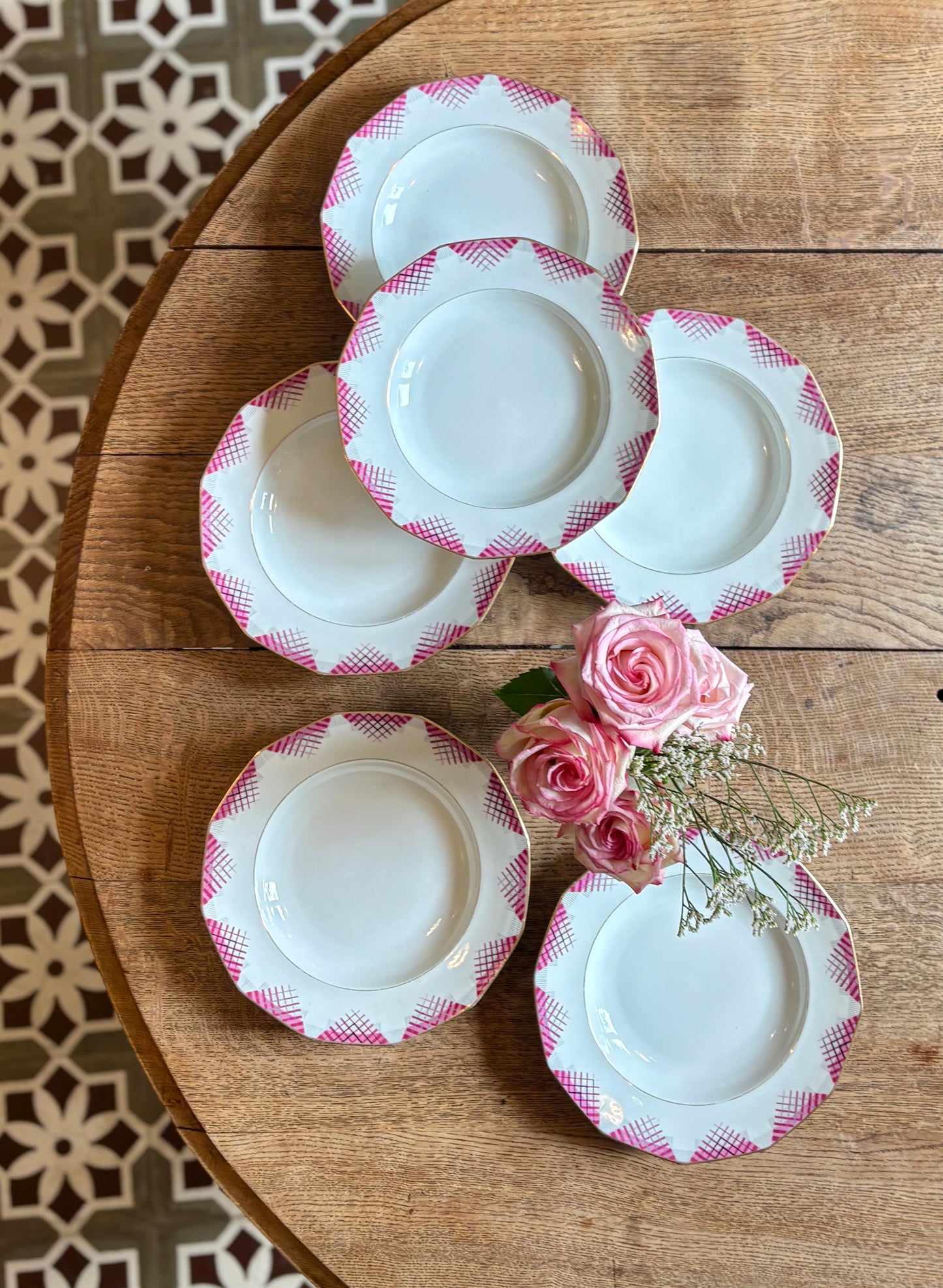 Lot de 6 assiettes creuses vintage en porcelaine
