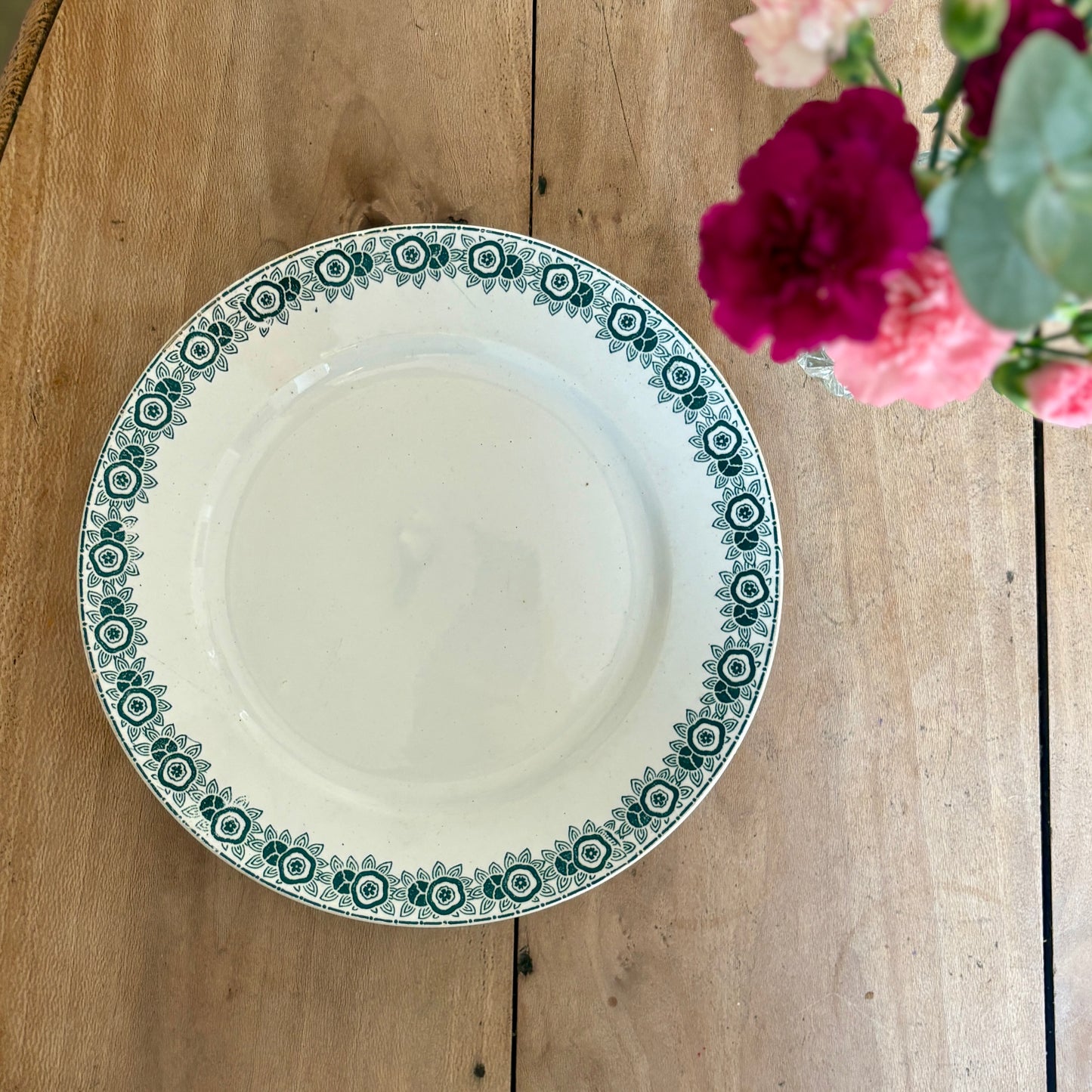 Compotier - assiette à pied en terre de fer modèle Iberia de Saint Amand