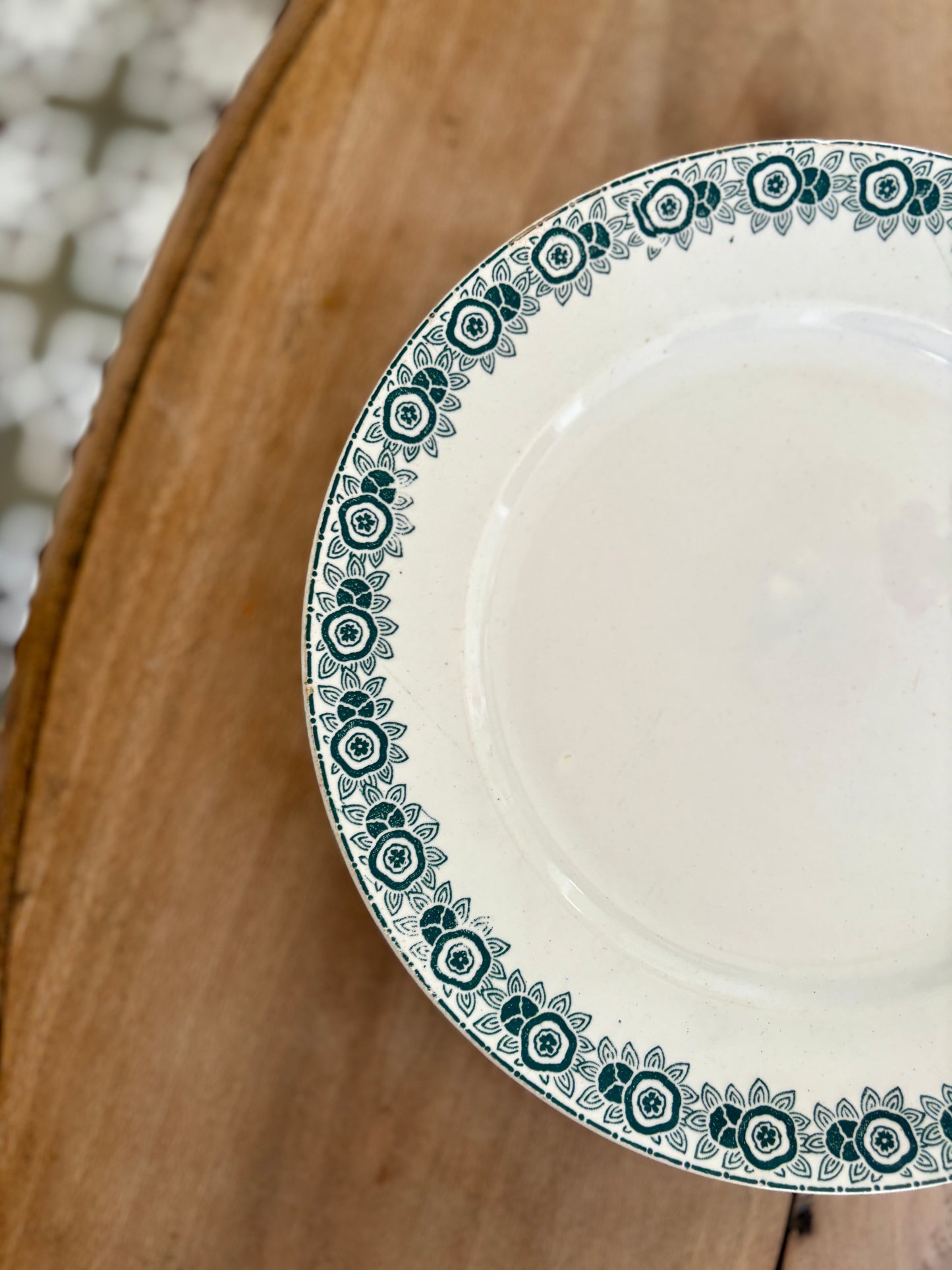 Compotier - assiette à pied en terre de fer modèle Iberia de Saint Amand