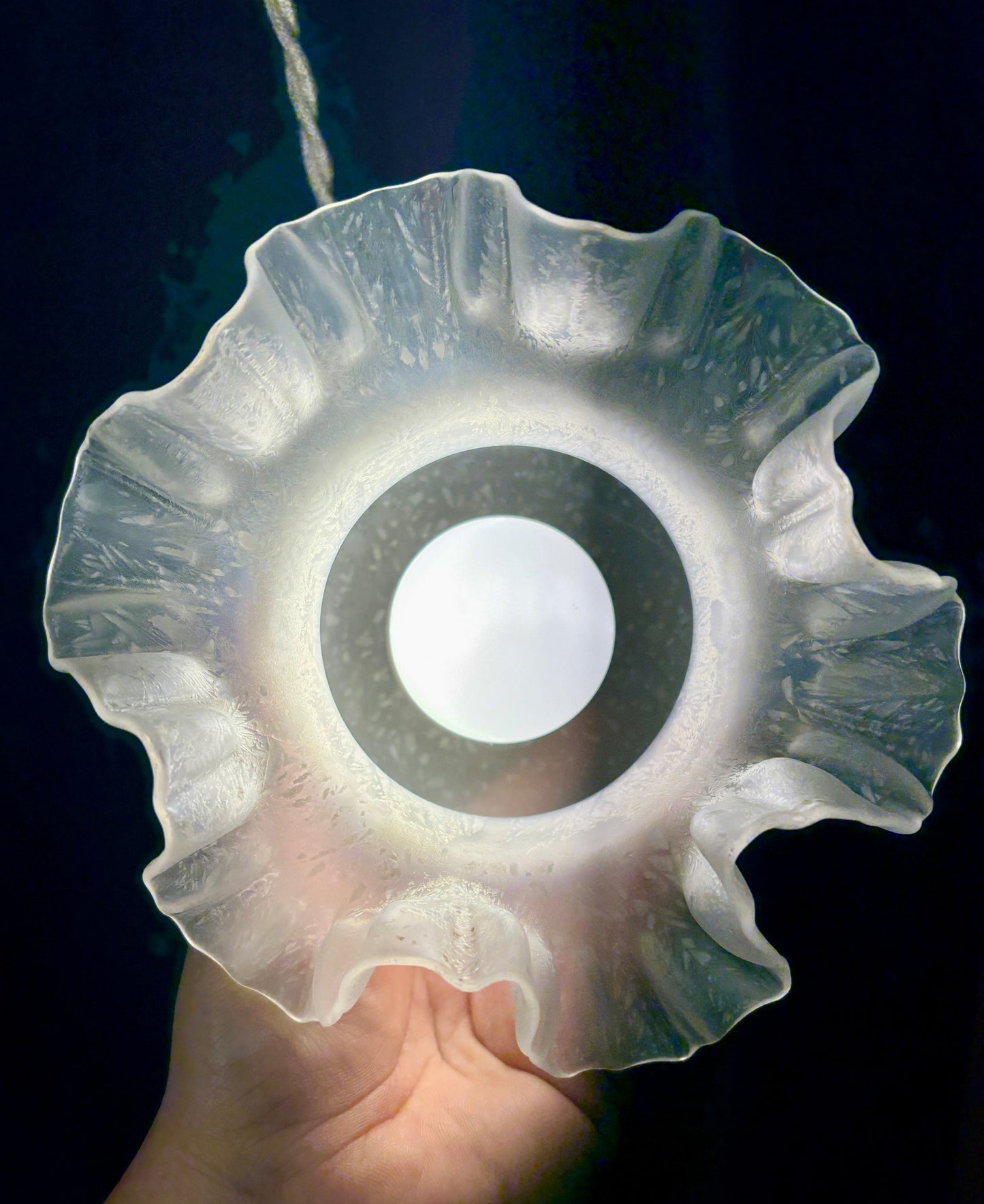 Suspension triple tulipe vintage en verre blanc