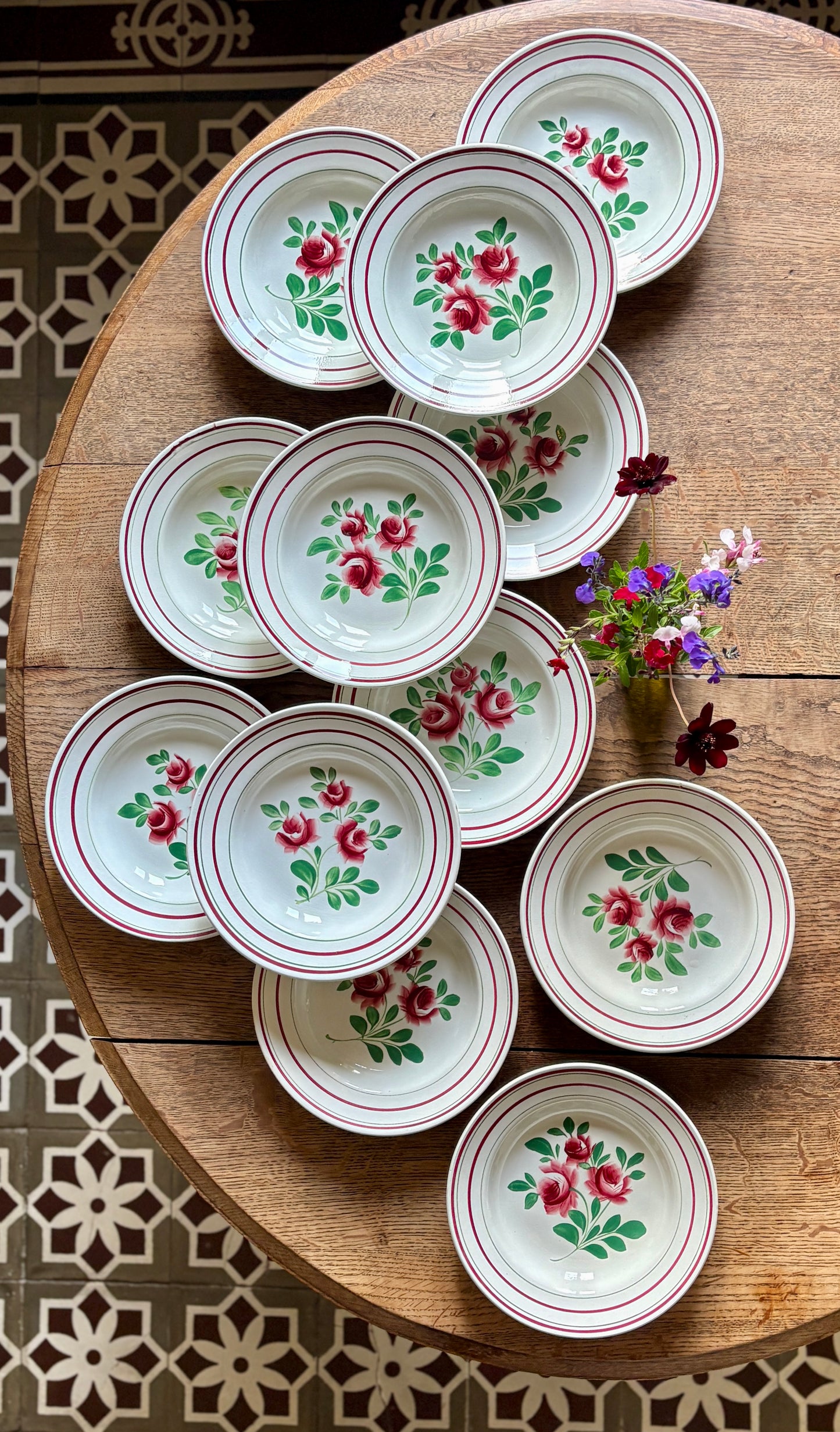 Lot de 12 assiettes creuses vintage - Les Roses -