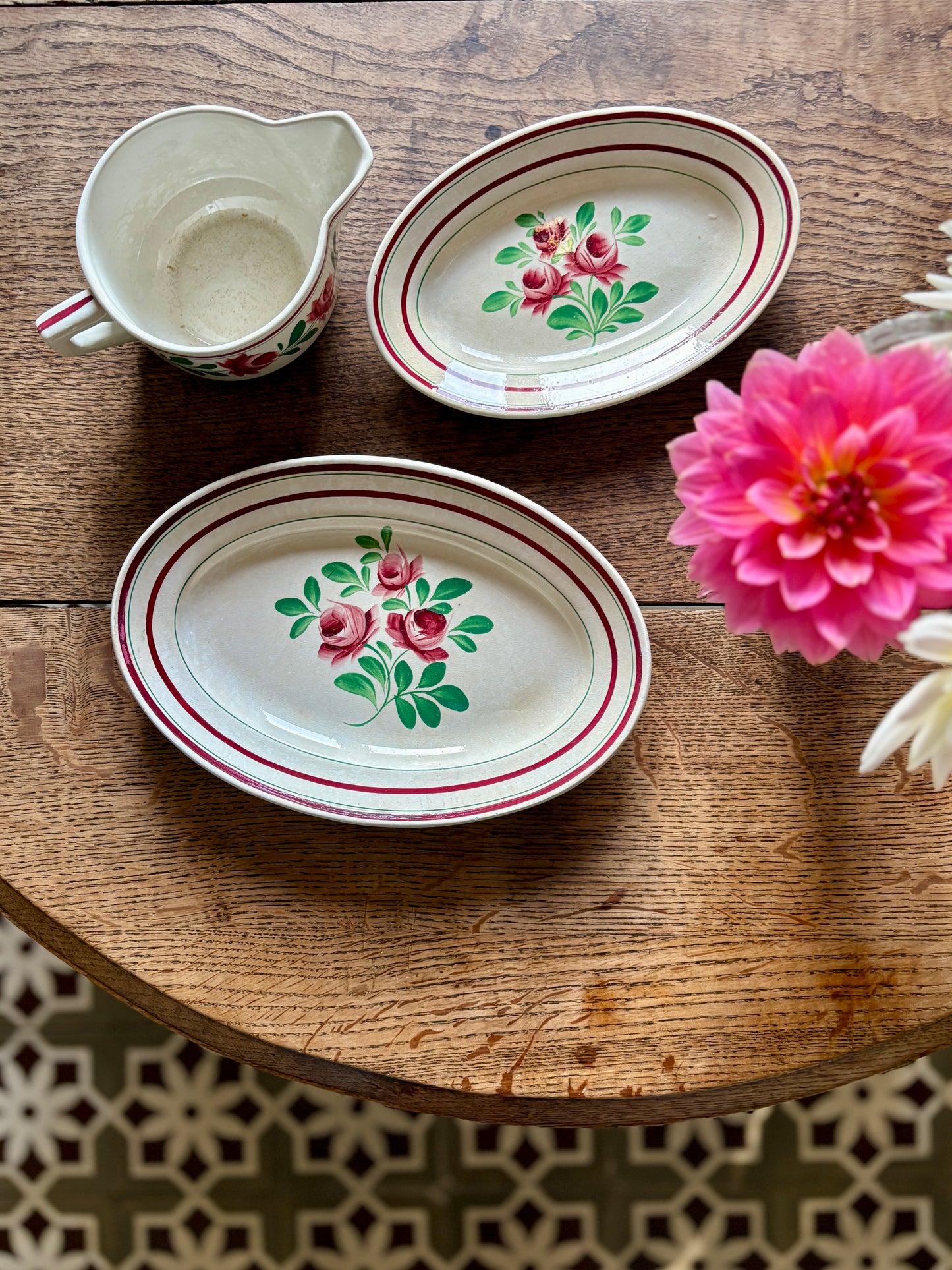 Lot de vaisselles Les Roses - 2 raviers et une saucière -