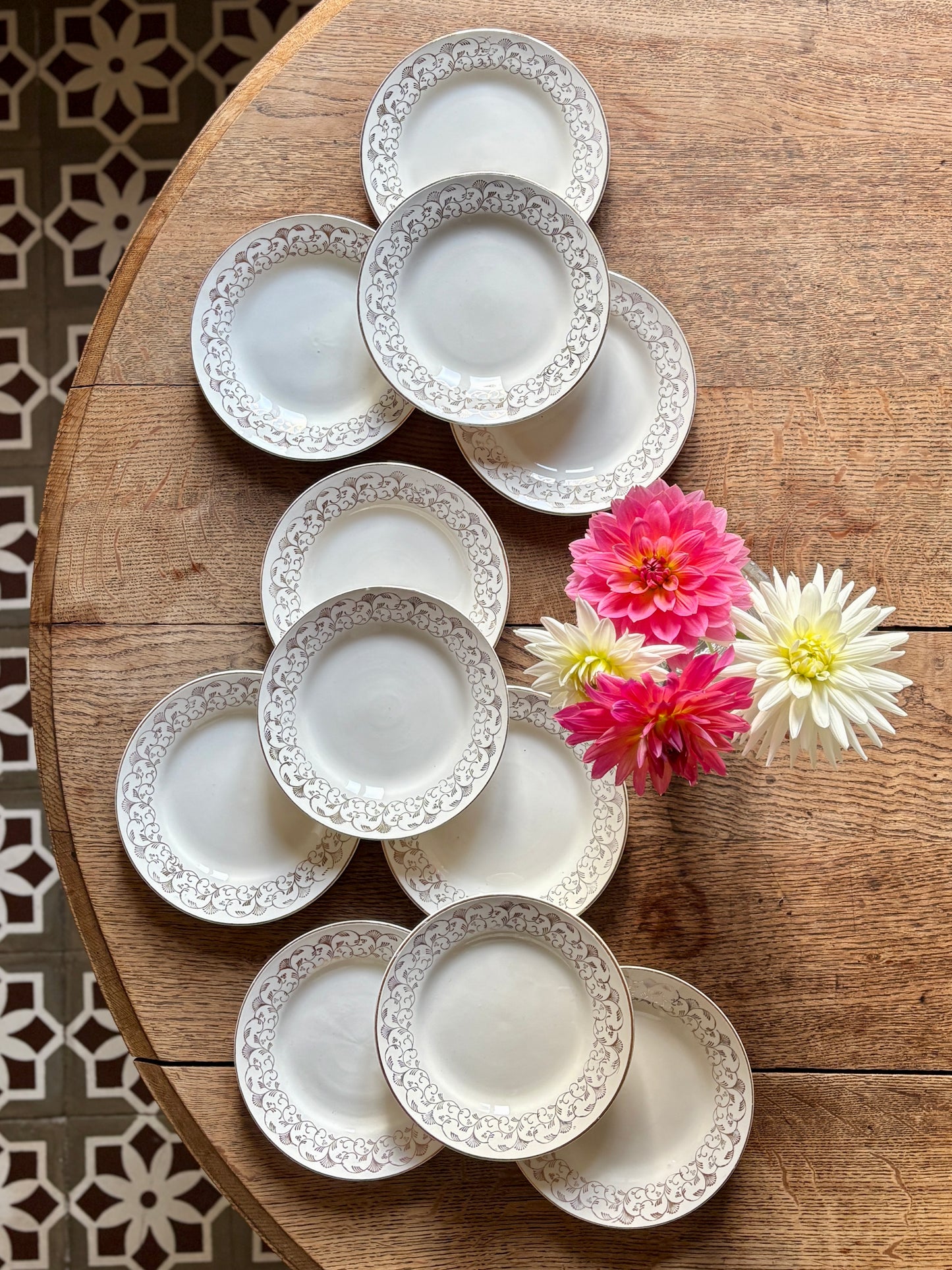 Lot de 11 assiettes à dessert vintage Sarreguemines en porcelaine opaque