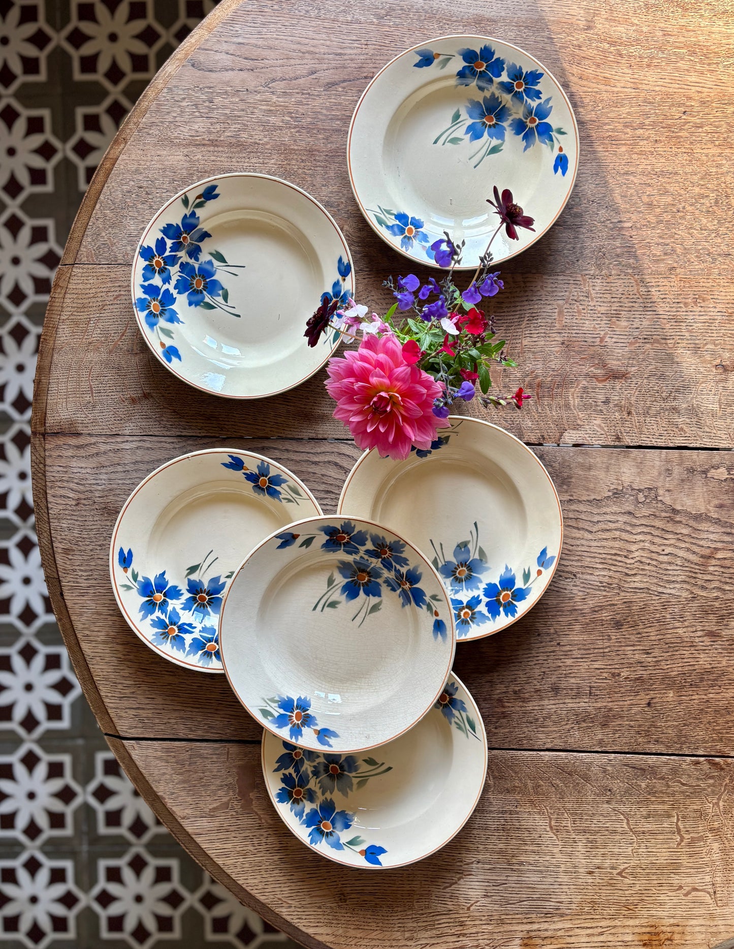 Lot de 6 assiettes creuses anciennes décors de bleuets