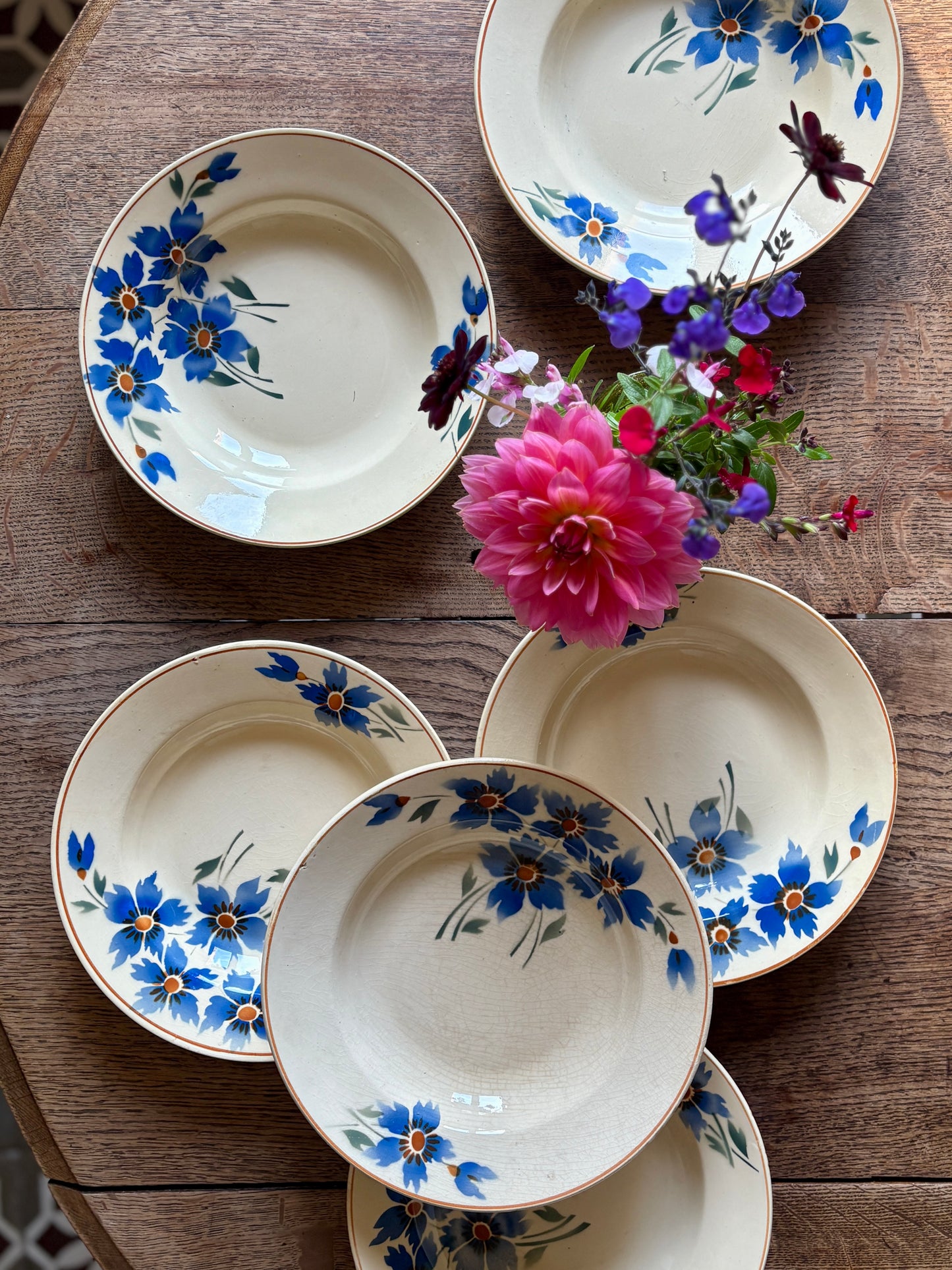 Lot de 6 assiettes creuses anciennes décors de bleuets