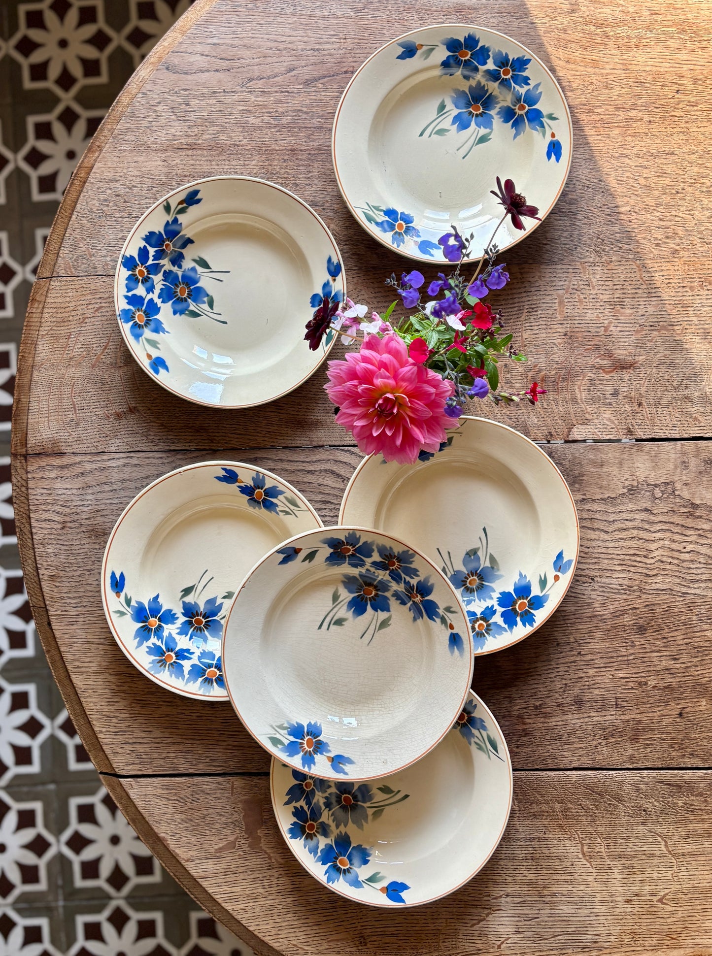 Lot de 6 assiettes creuses anciennes décors de bleuets