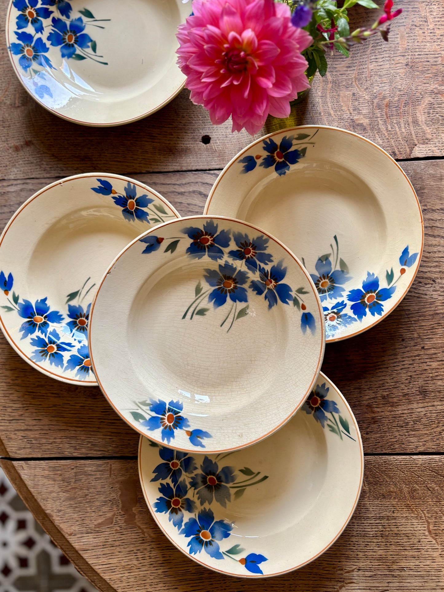 Lot de 6 assiettes creuses anciennes décors de bleuets