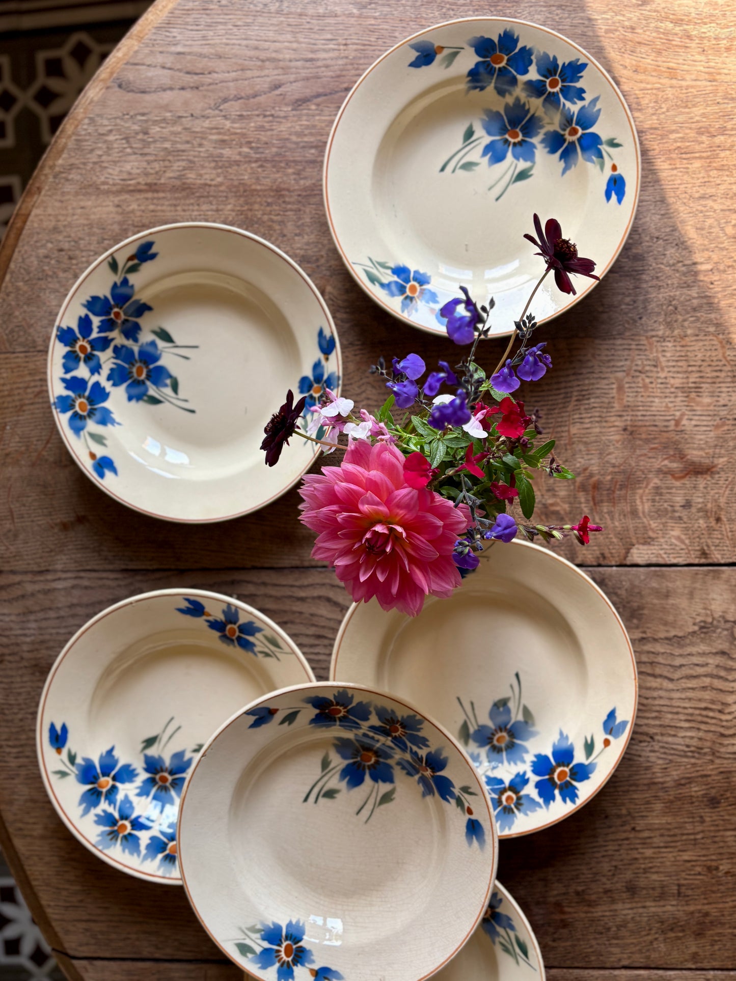 Lot de 6 assiettes creuses anciennes décors de bleuets