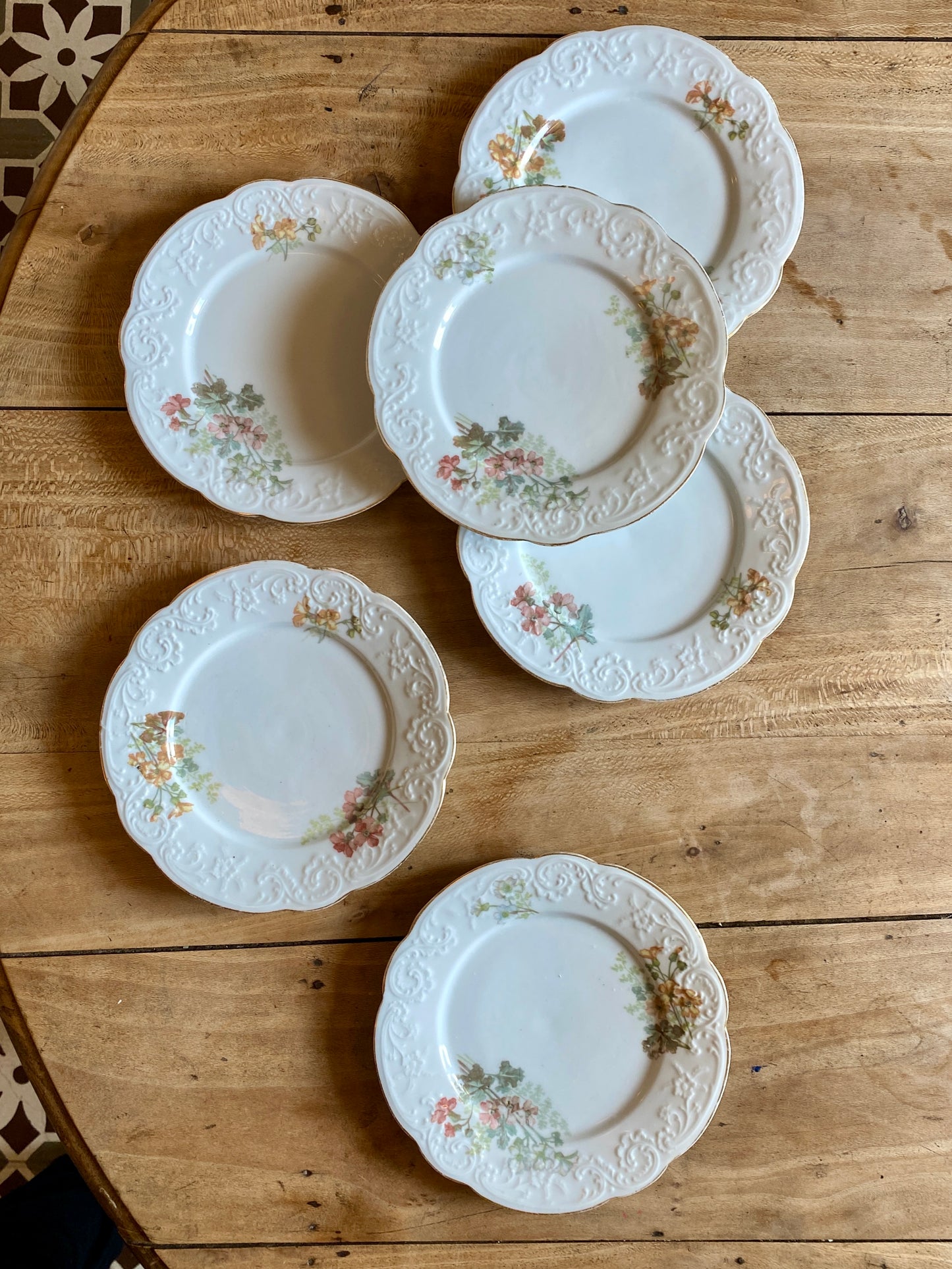 Lot de 6 assiettes à dessert vintage en porcelaine