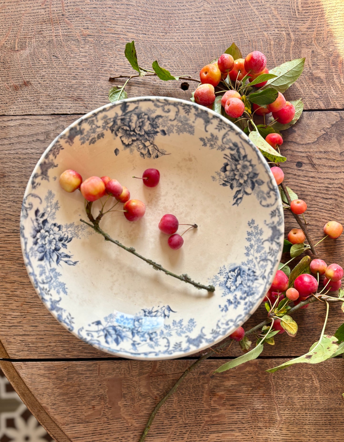 Compotier ancien en terre de fer - Modèle L'Oréal de Boulanger