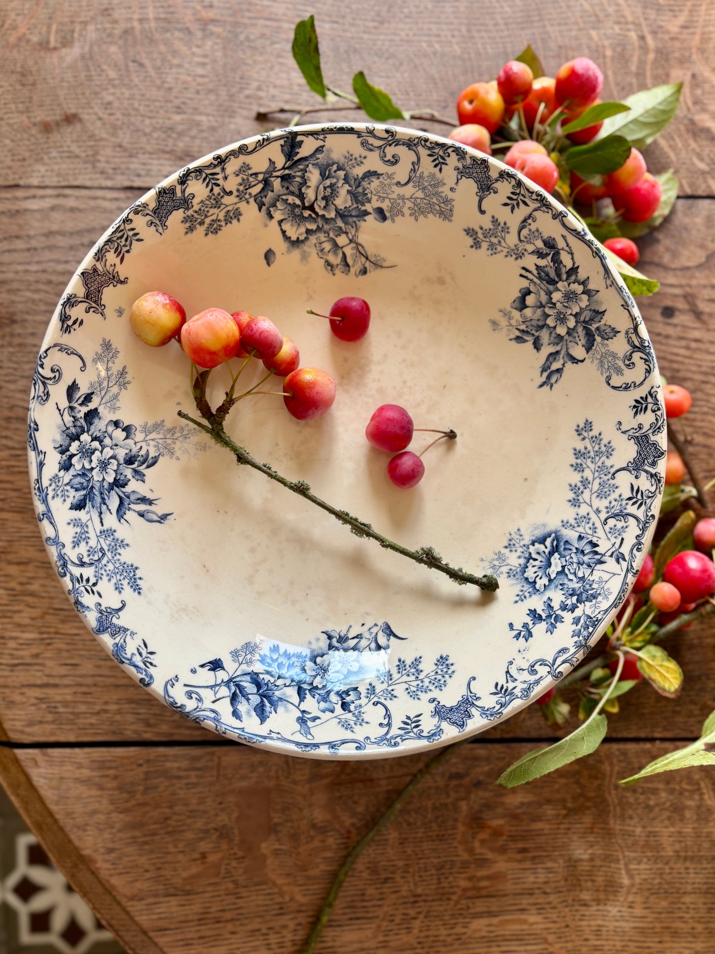 Compotier ancien en terre de fer - Modèle L'Oréal de Boulanger
