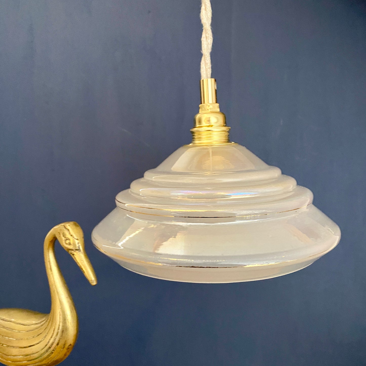 Suspension abat-jour vintage en verre nacré