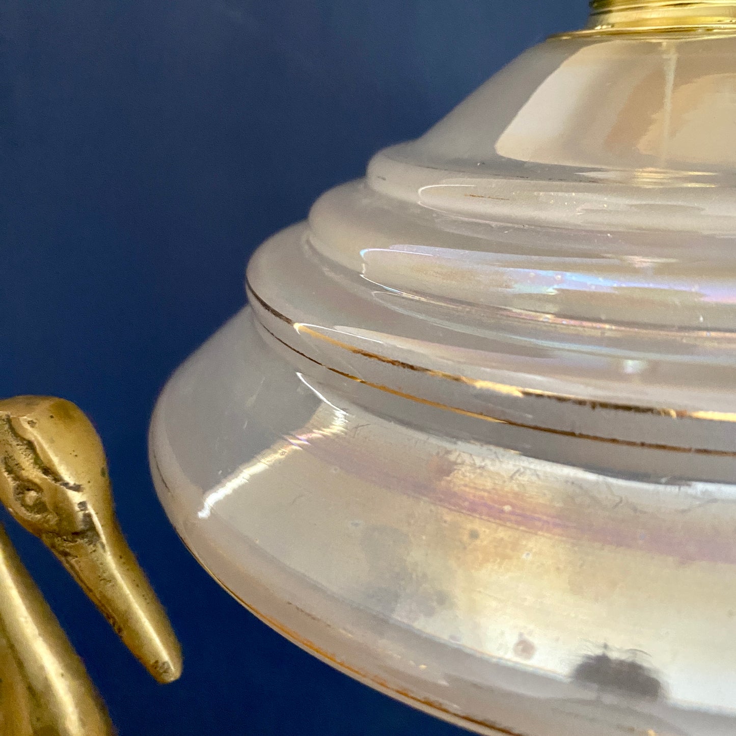 Suspension abat-jour vintage en verre nacré