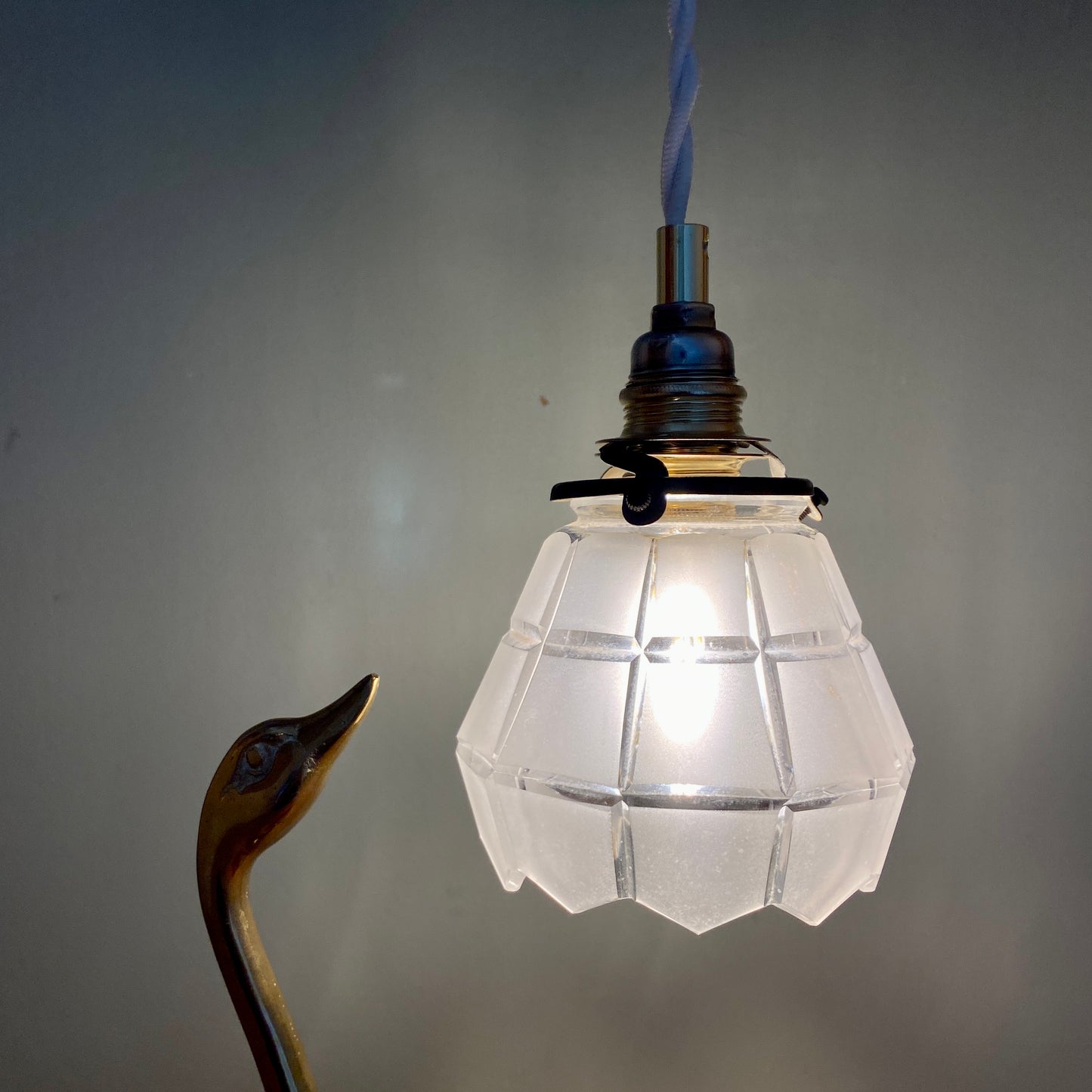 Baladeuse tulipe vintage art déco en verre dépoli