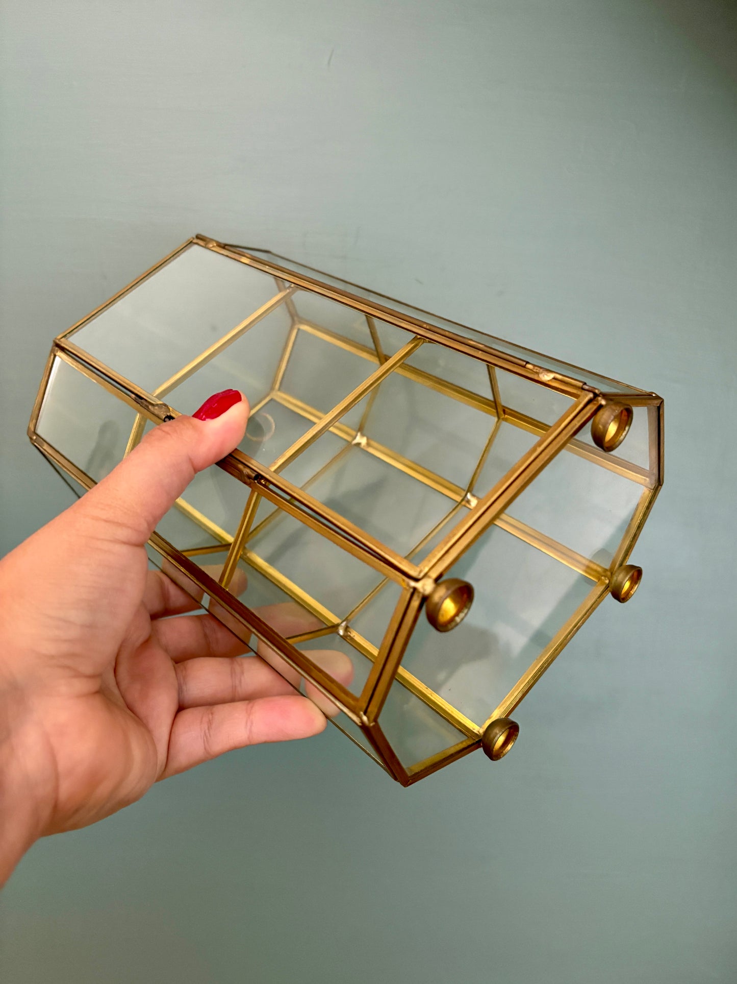 Vitrine vintage en verre et laiton