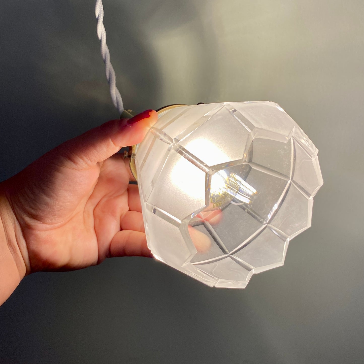 Baladeuse tulipe vintage art déco en verre dépoli