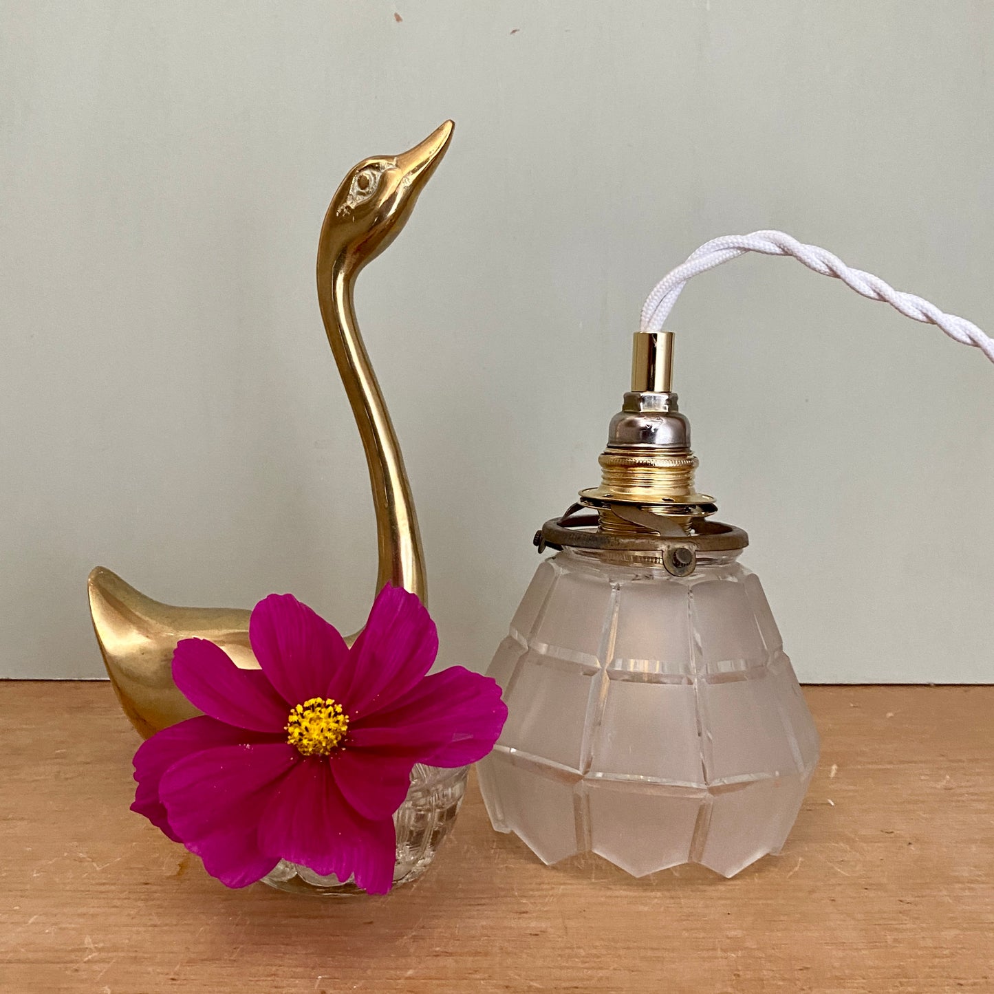 Baladeuse tulipe vintage art déco en verre dépoli