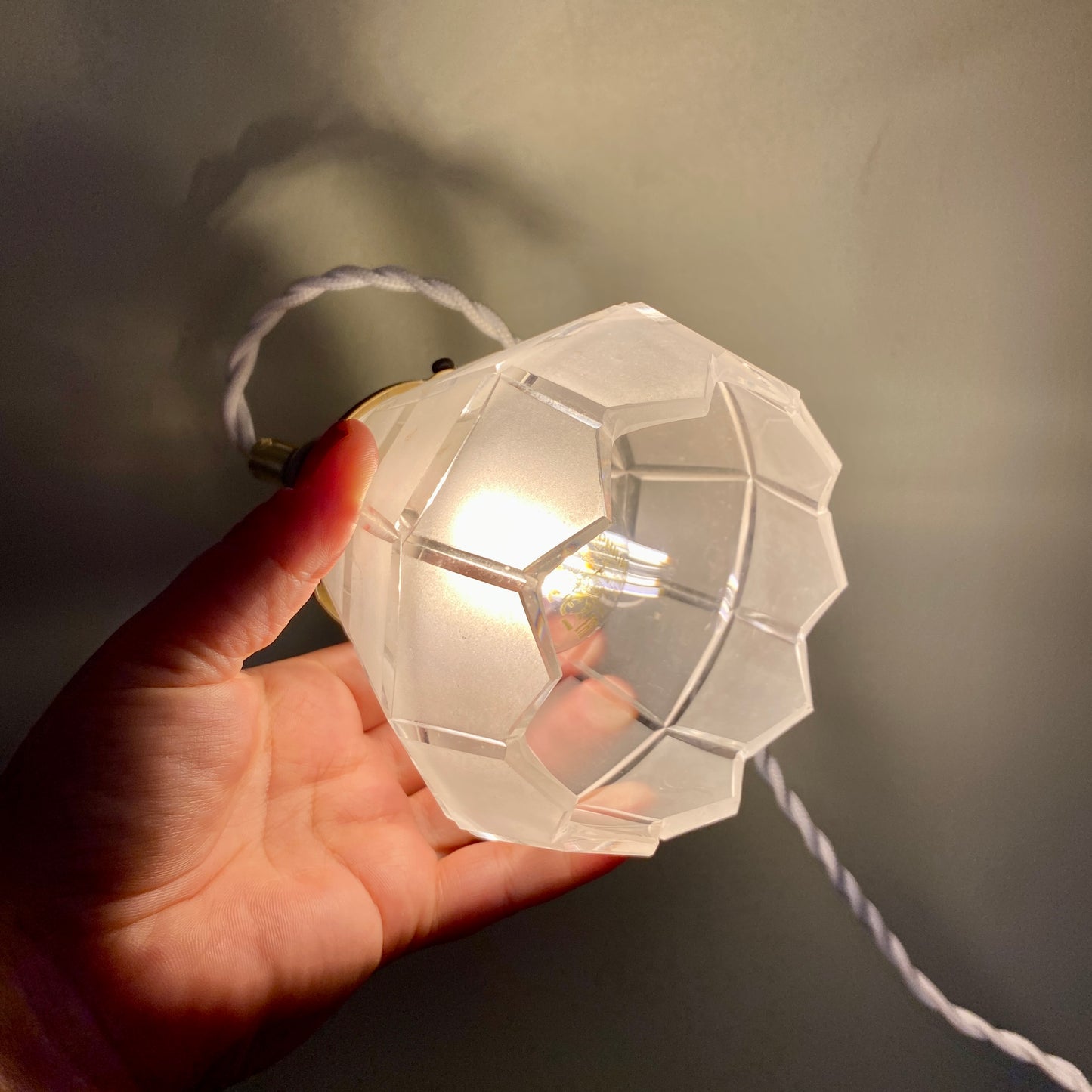 Baladeuse tulipe vintage art déco en verre dépoli