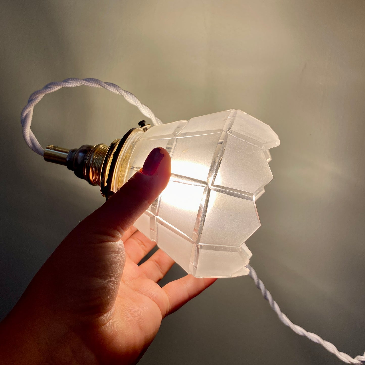 Baladeuse tulipe vintage art déco en verre dépoli