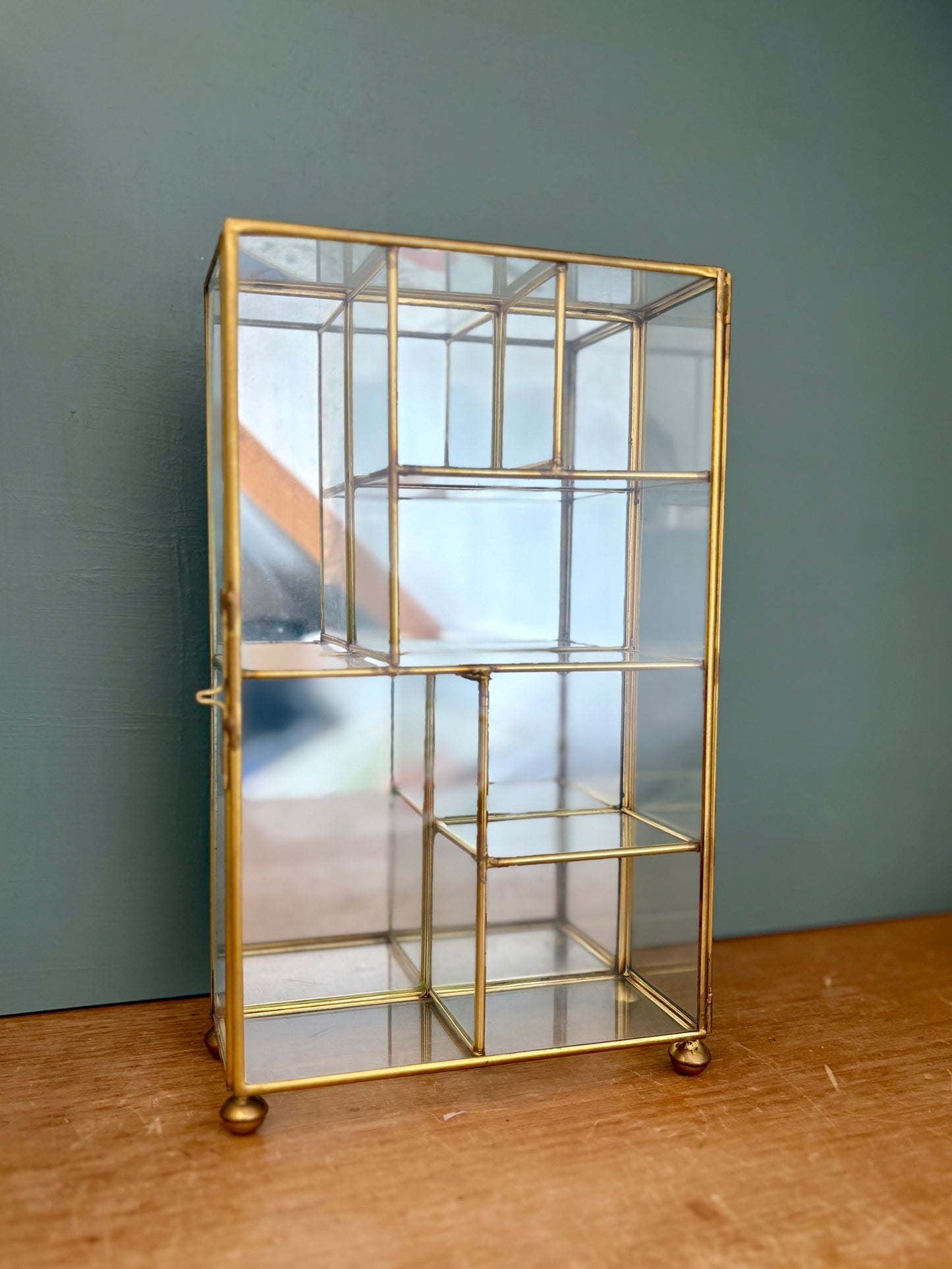 Vitrine vintage en verre et laiton