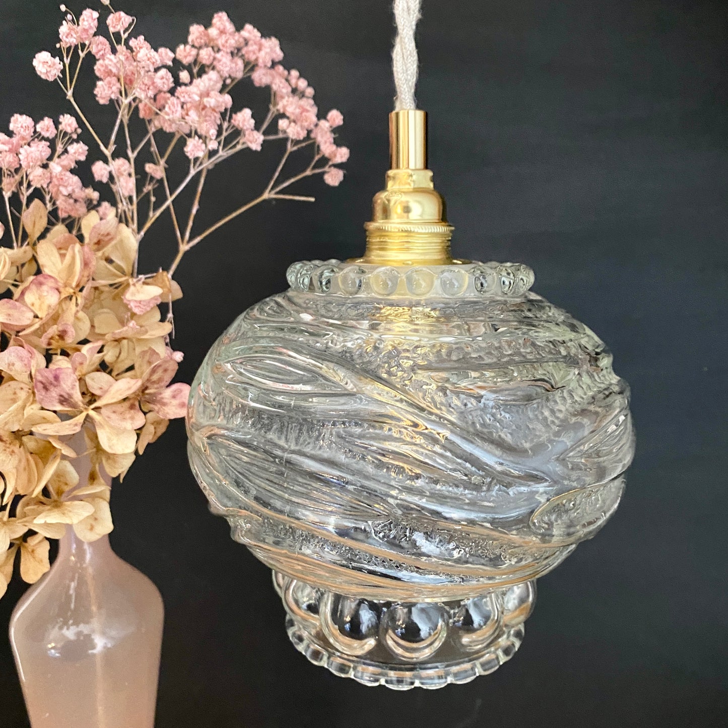 Suspension globe vintage en verre