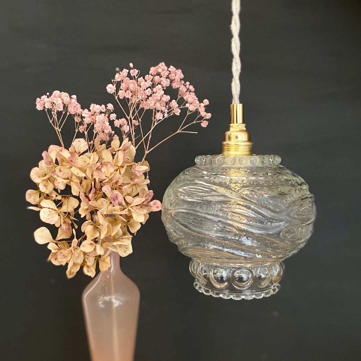 Suspension globe vintage en verre