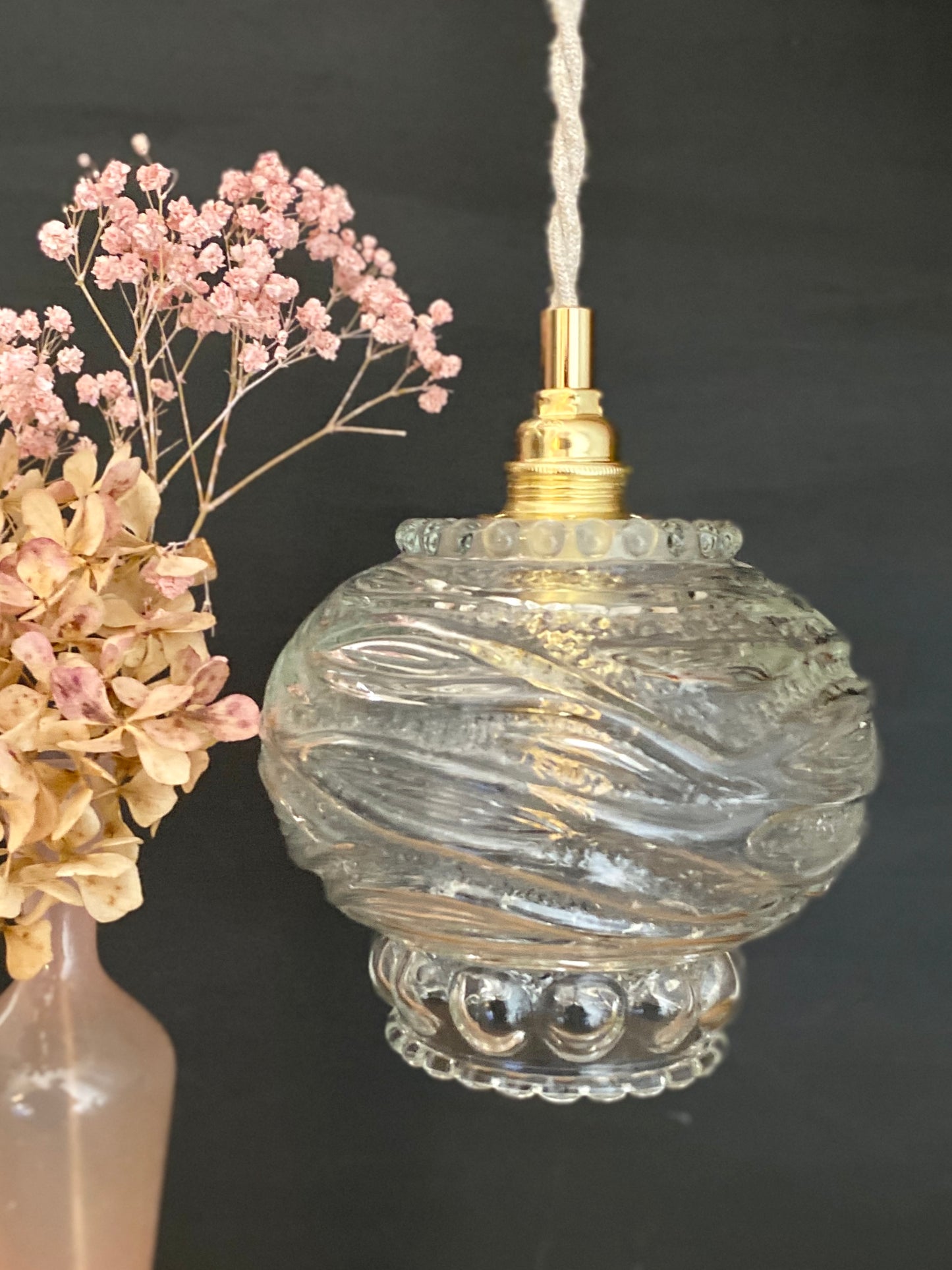 Suspension globe vintage en verre