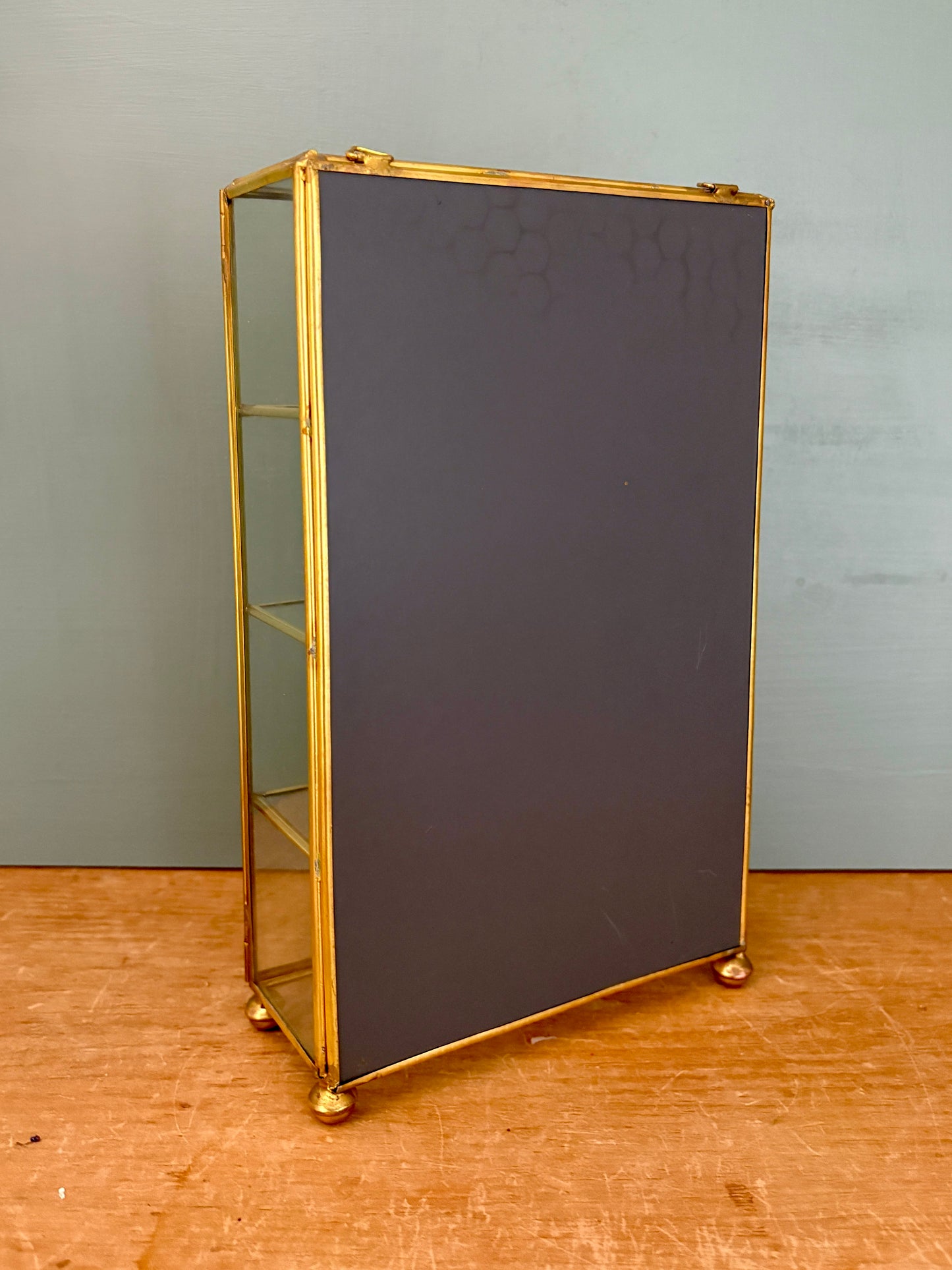 Vitrine vintage en verre et laiton