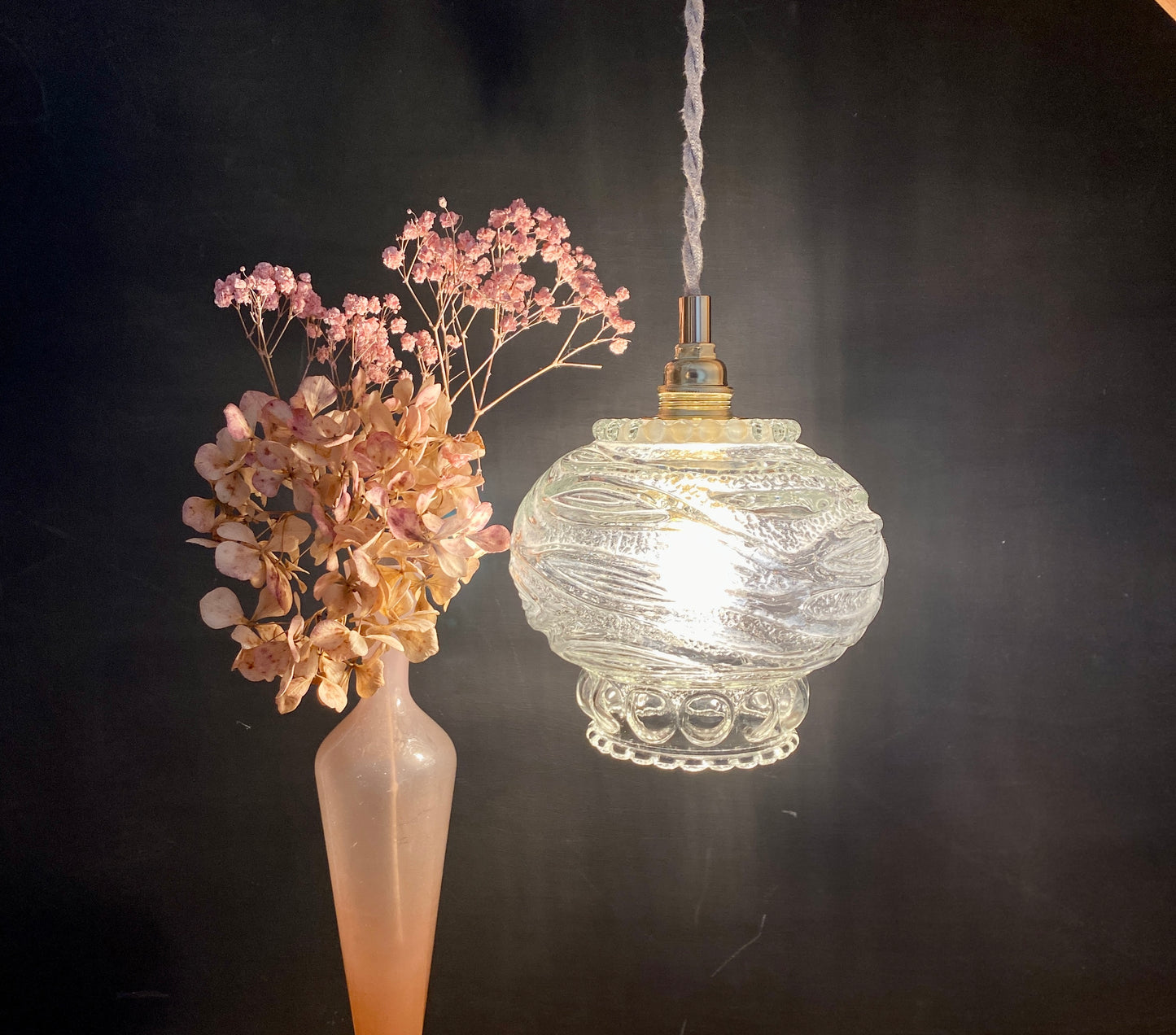 Suspension globe vintage en verre