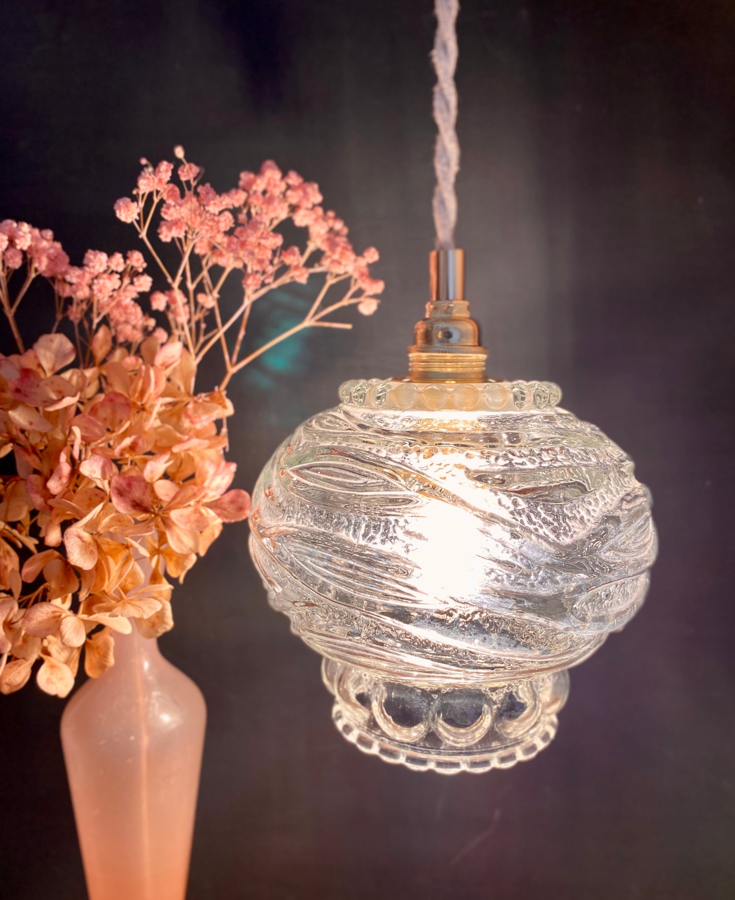 Suspension globe vintage en verre