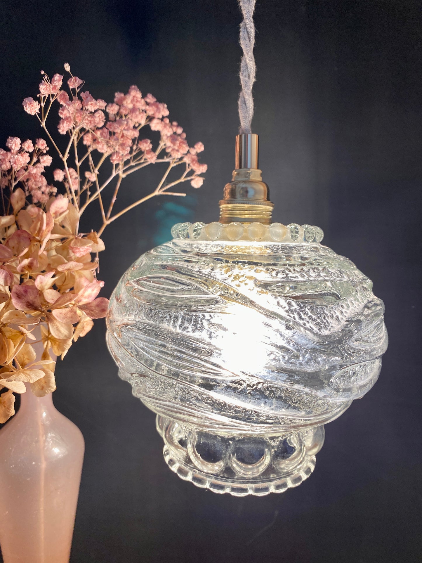 Suspension globe vintage en verre