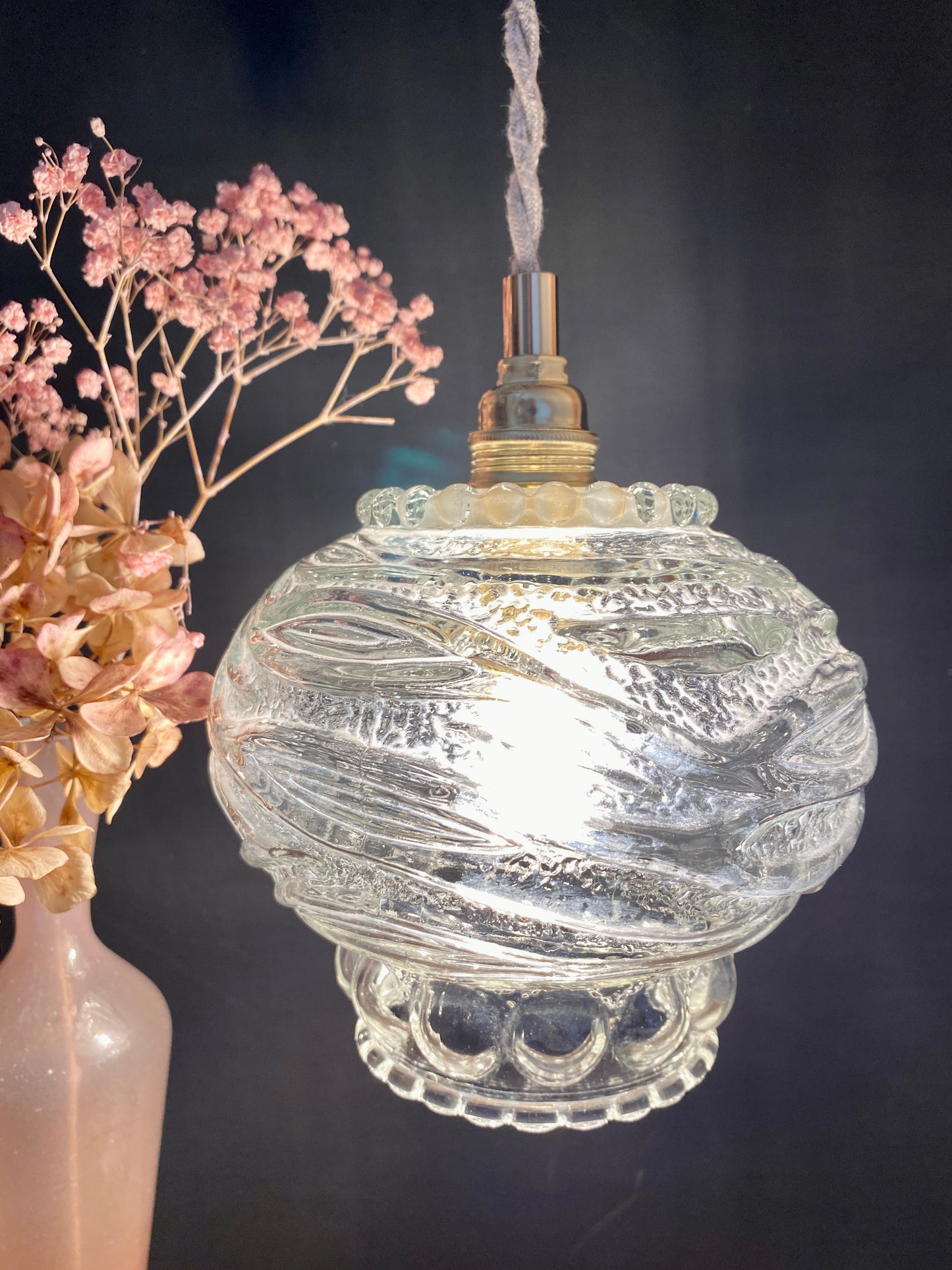 Suspension globe vintage en verre