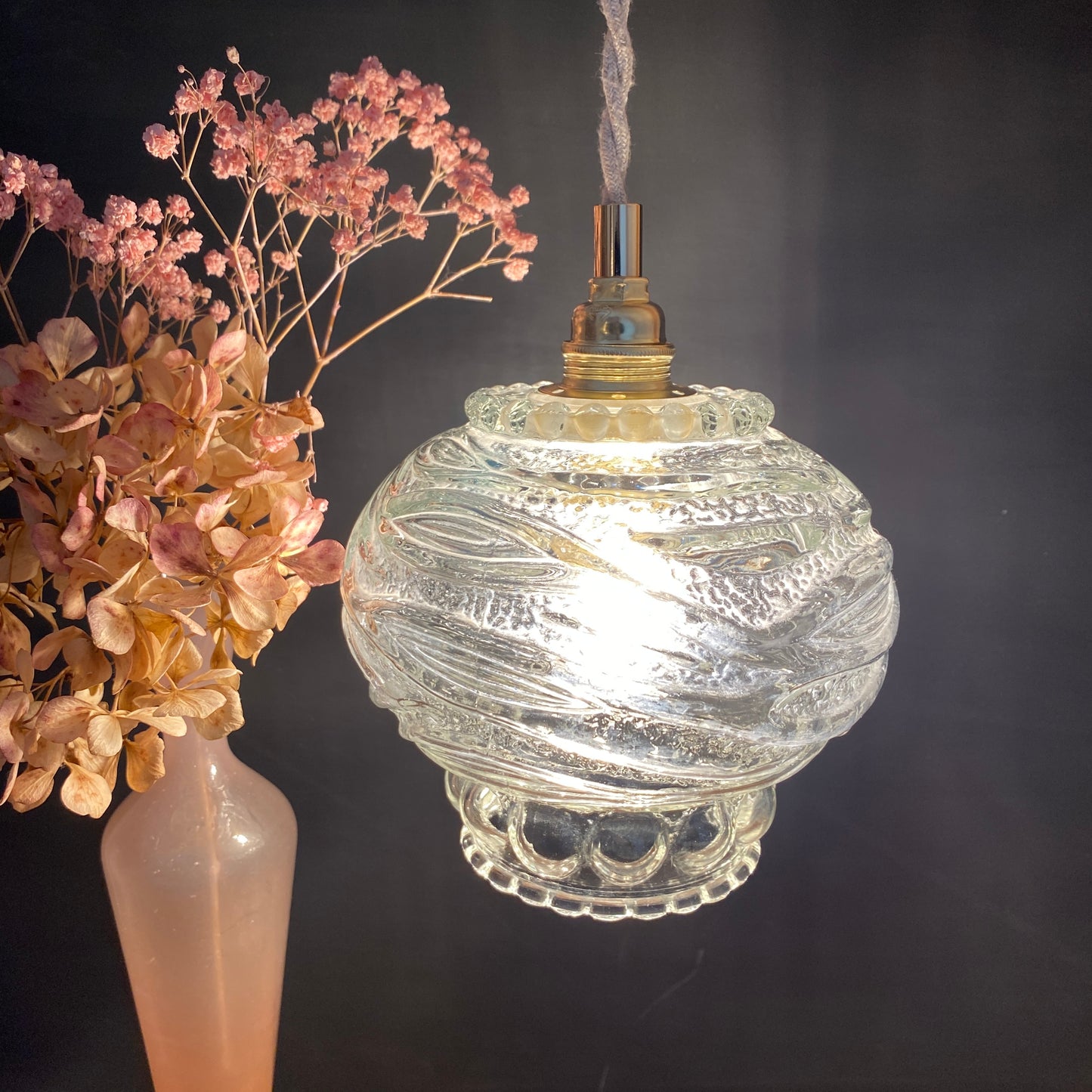 Suspension globe vintage en verre