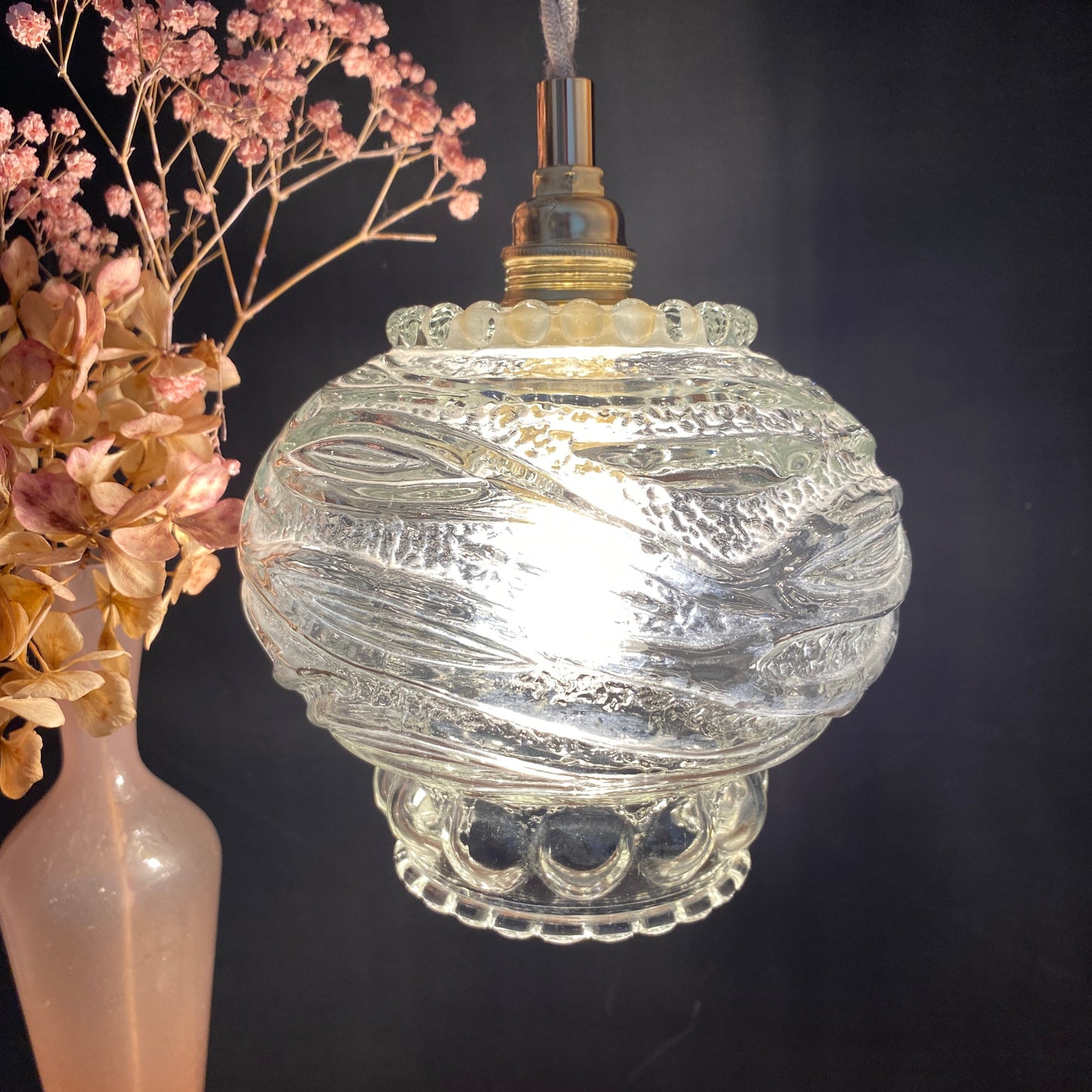 Suspension globe vintage en verre