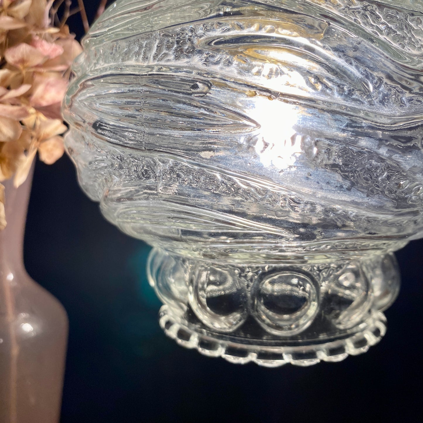 Suspension globe vintage en verre