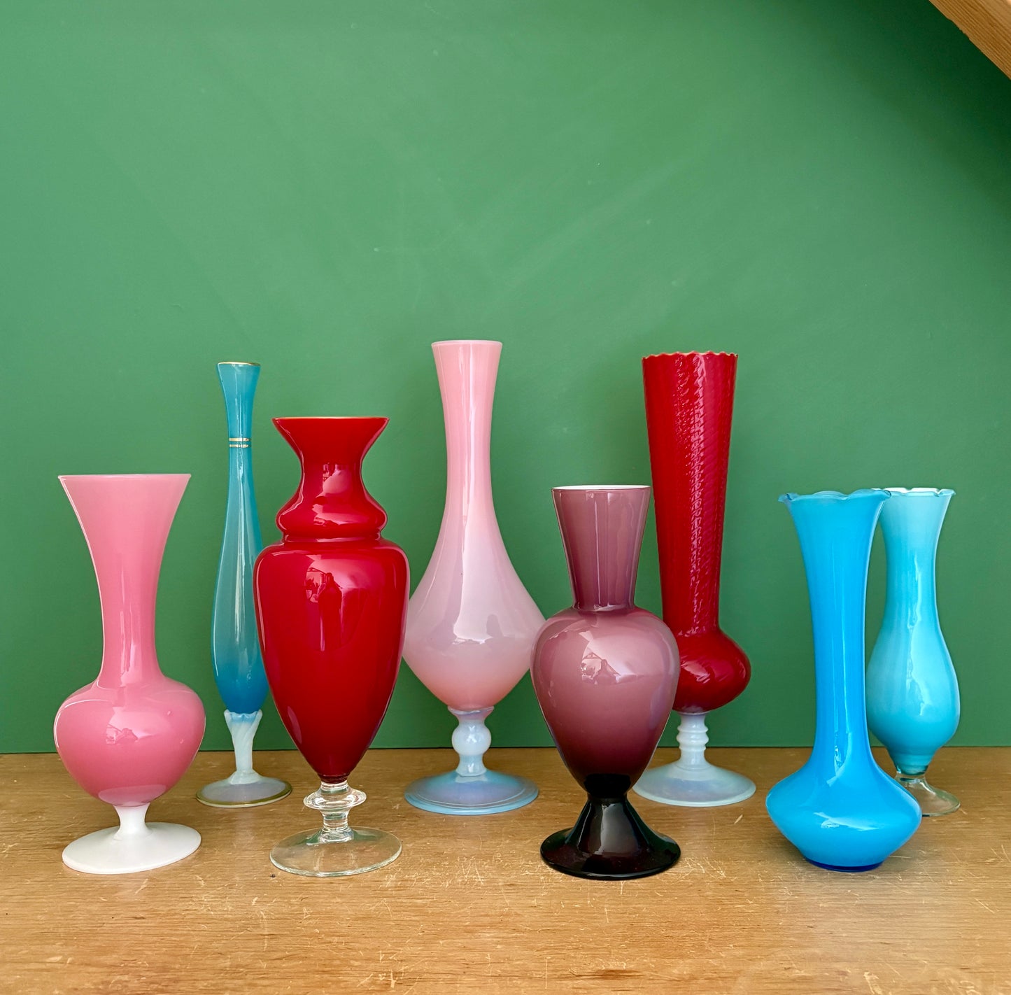 Lot de 8 vases soliflores vintage en verre et opaline