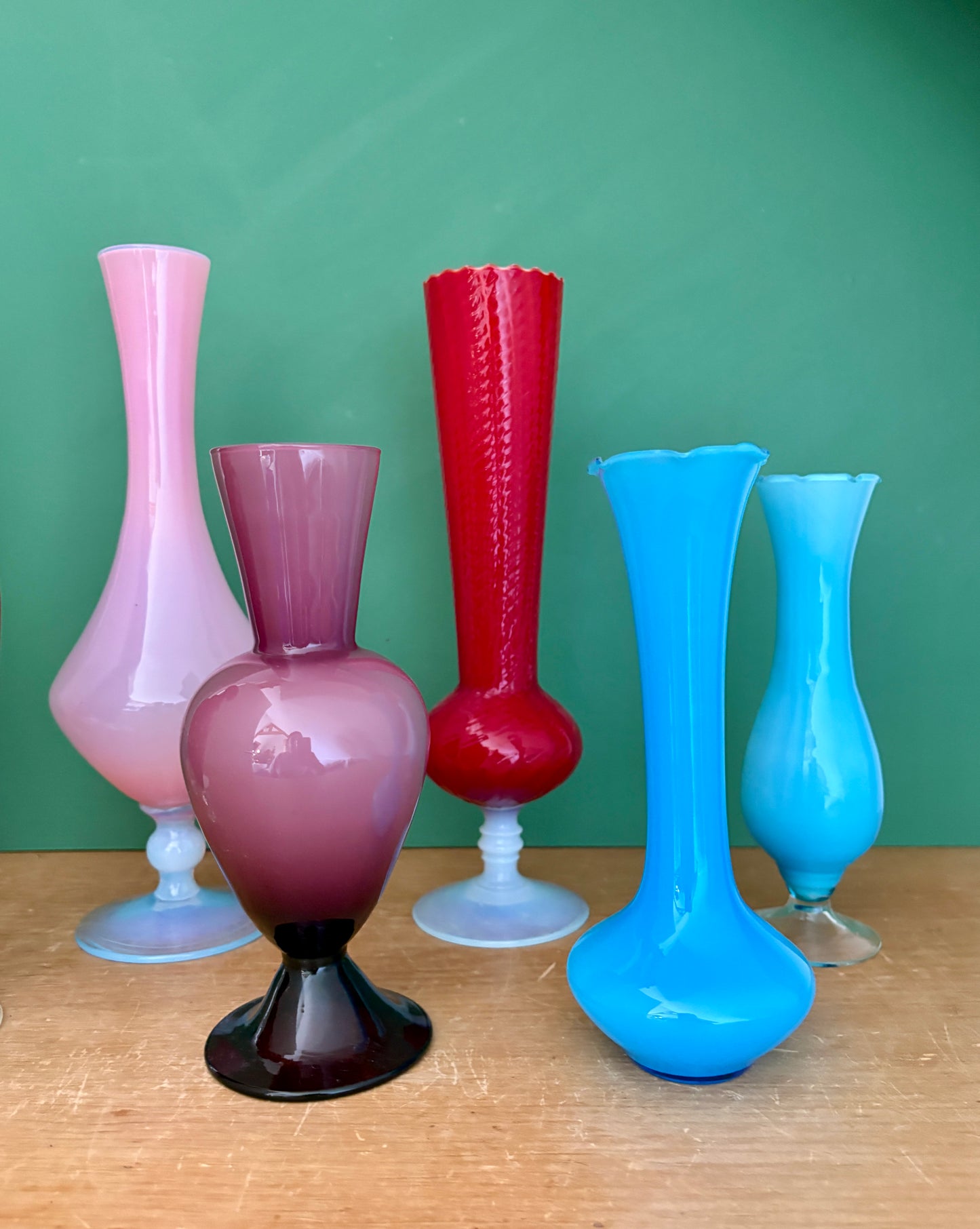 Lot de 8 vases soliflores vintage en verre et opaline