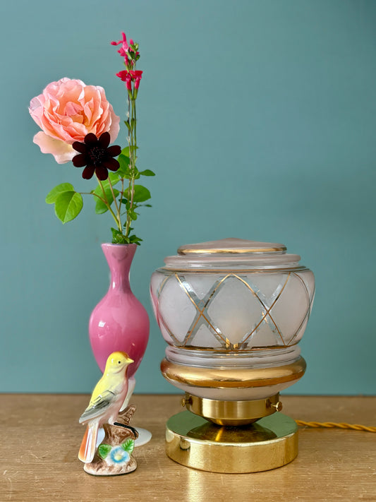 Lampe à poser globe vintage art déco en verre rose et doré