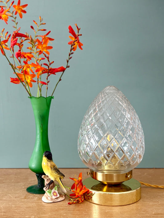 Lampe à poser globe vintage en verre ciselé