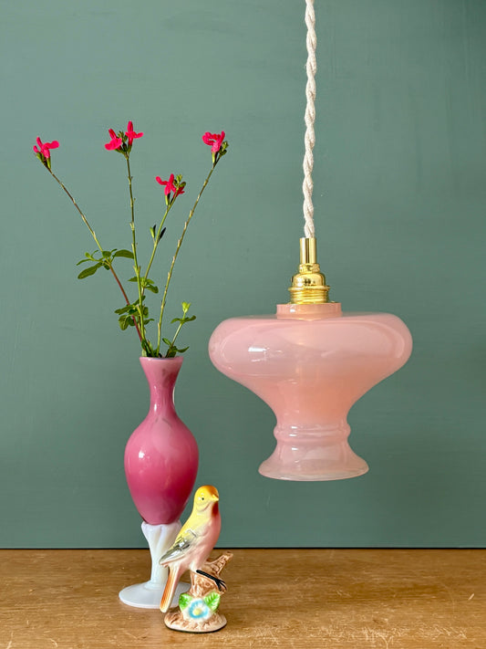 Suspension abat-jour vintage en opaline rose