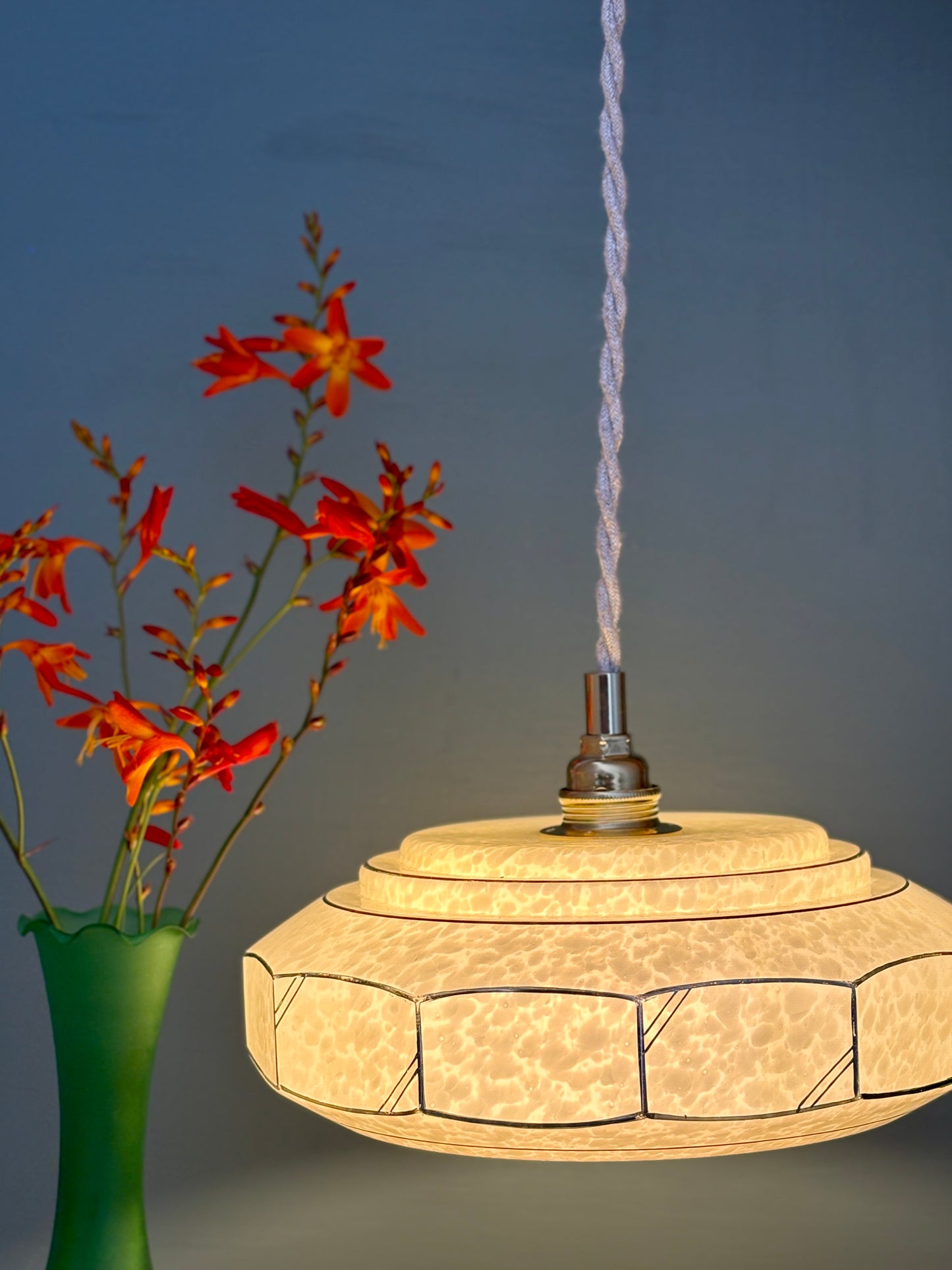 Suspension abat-jour vintage art déco en verre de Clichy jaune