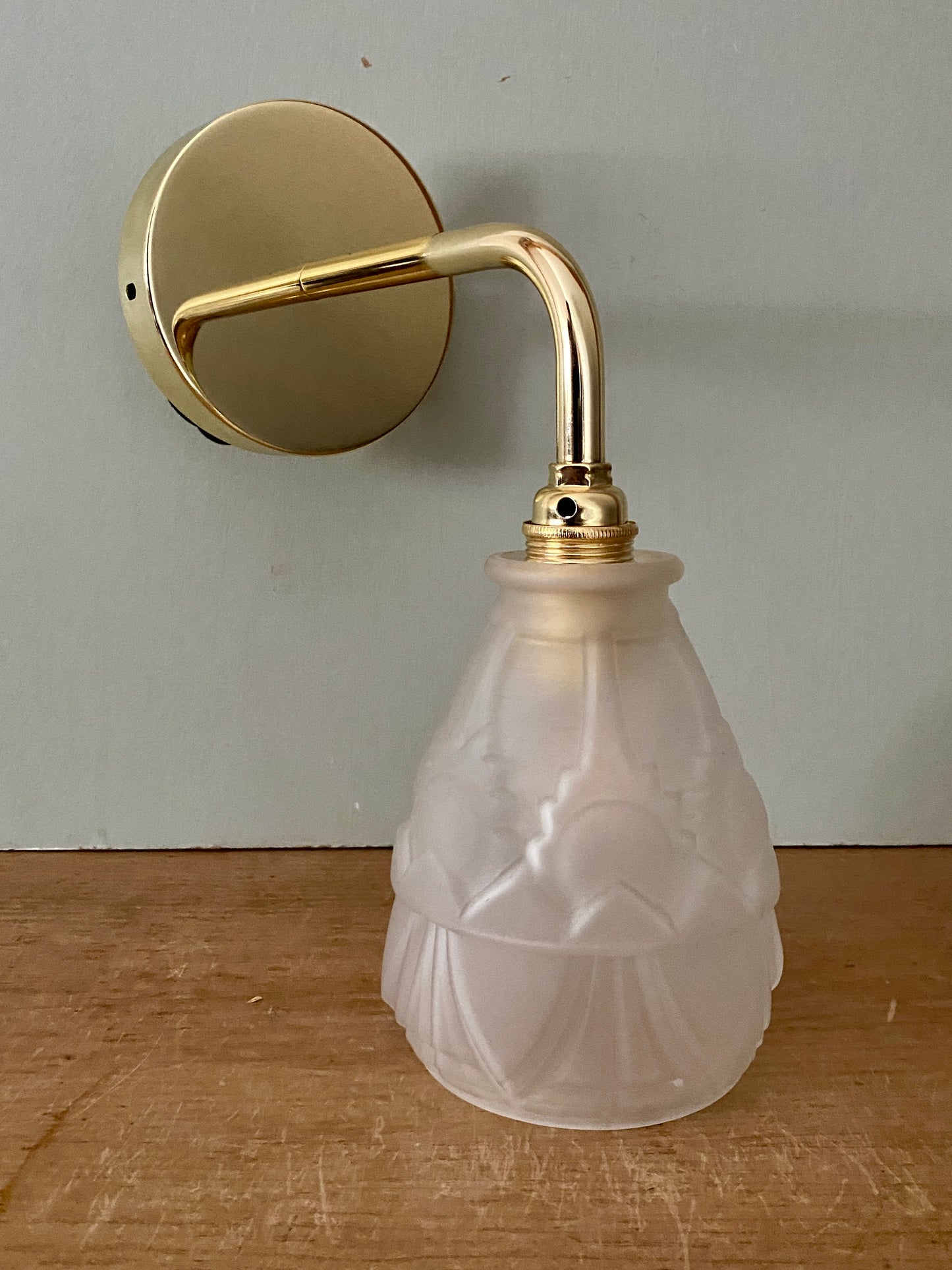 Applique tulipe vintage art déco en verre dépoli