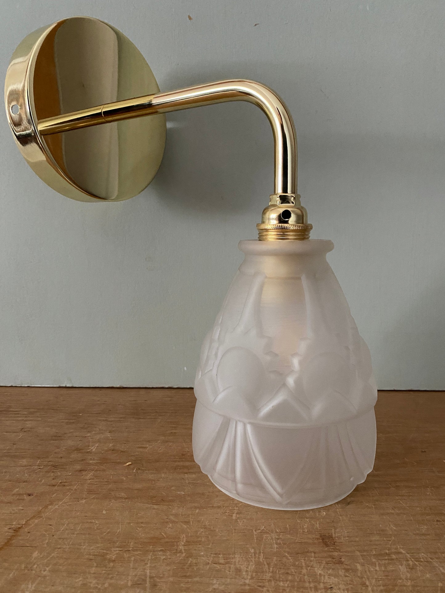 Applique tulipe vintage art déco en verre dépoli