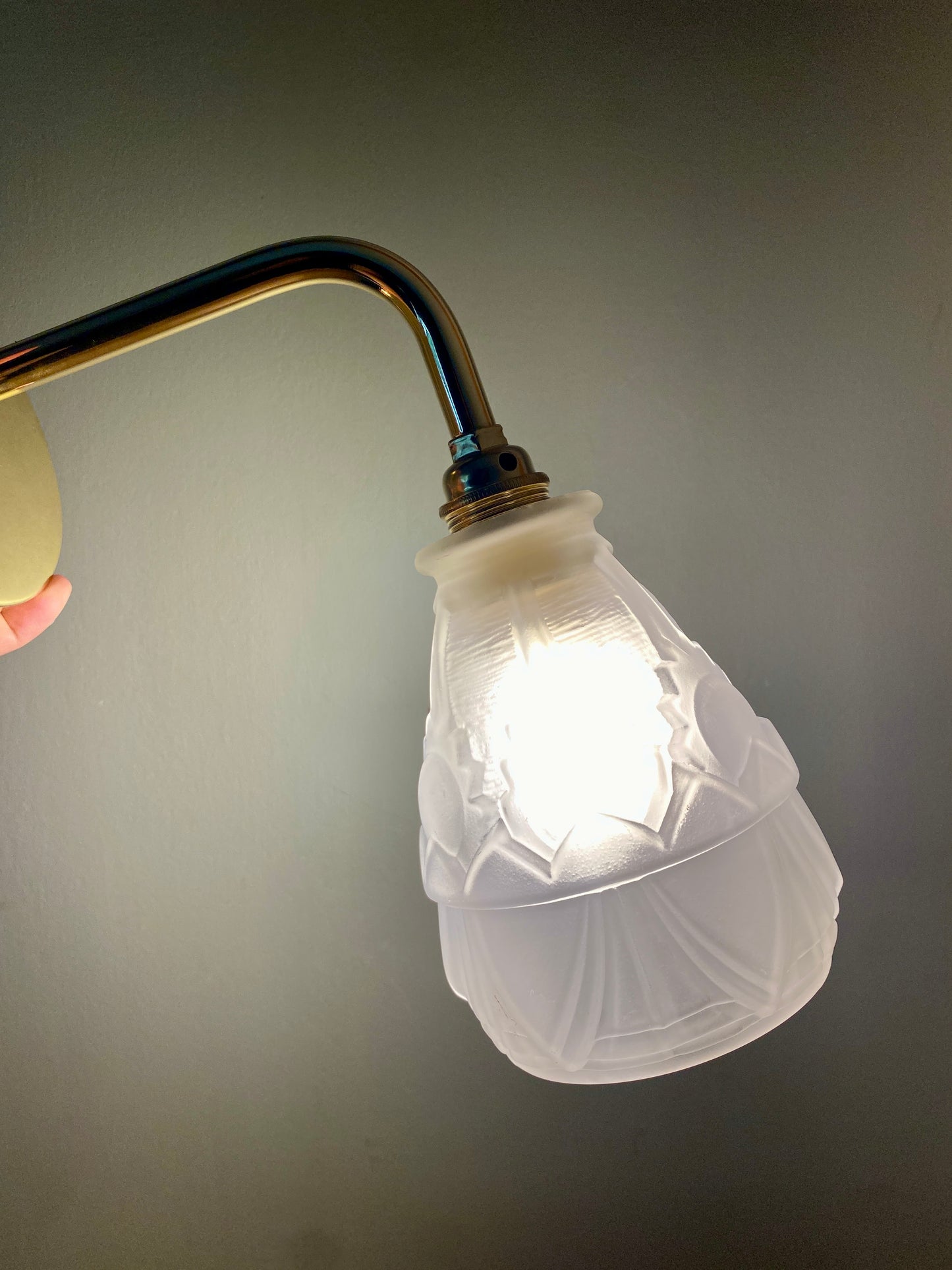 Applique tulipe vintage art déco en verre dépoli