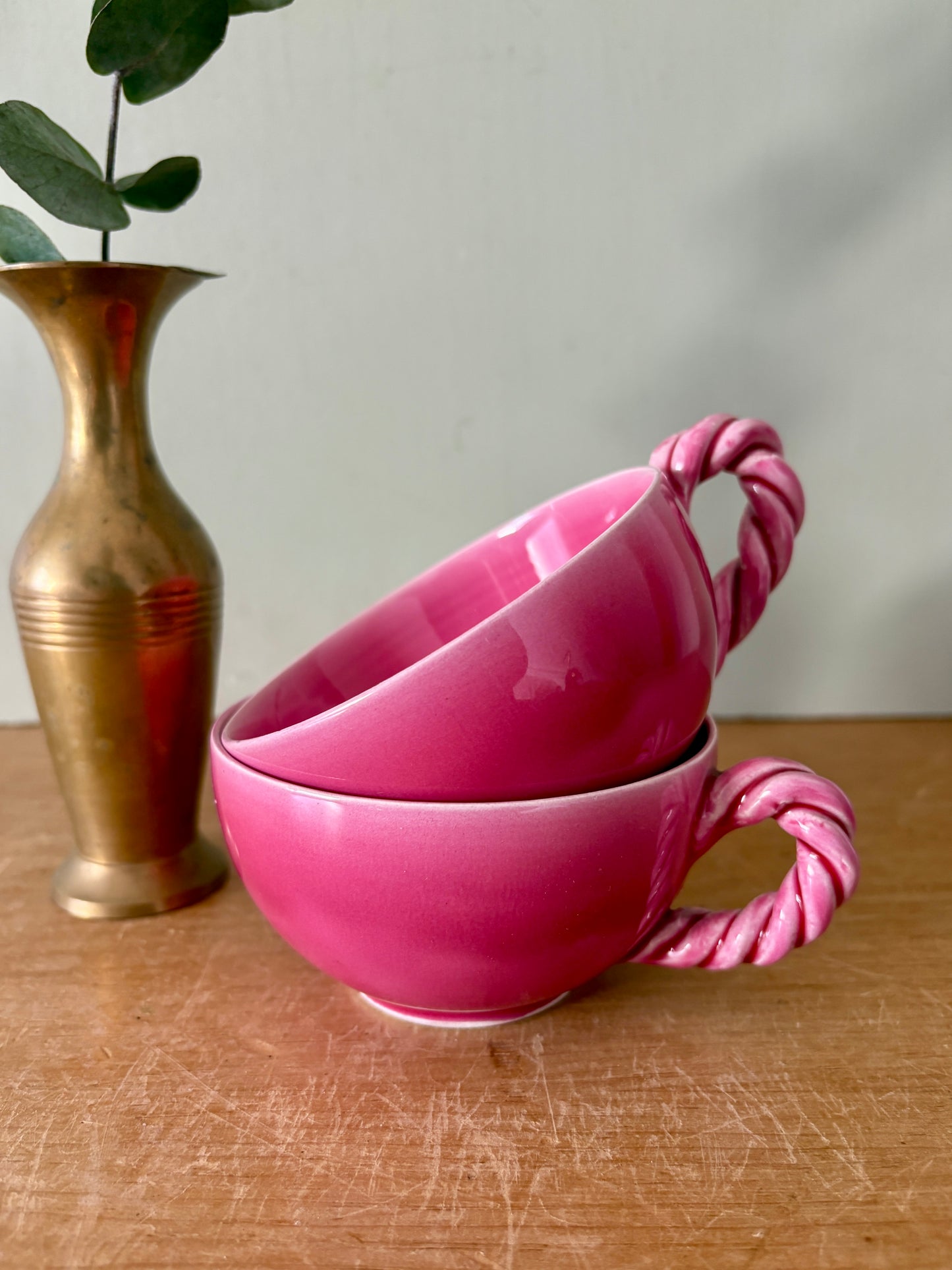 Lot de 2 tasses anciennes en céramique rose
