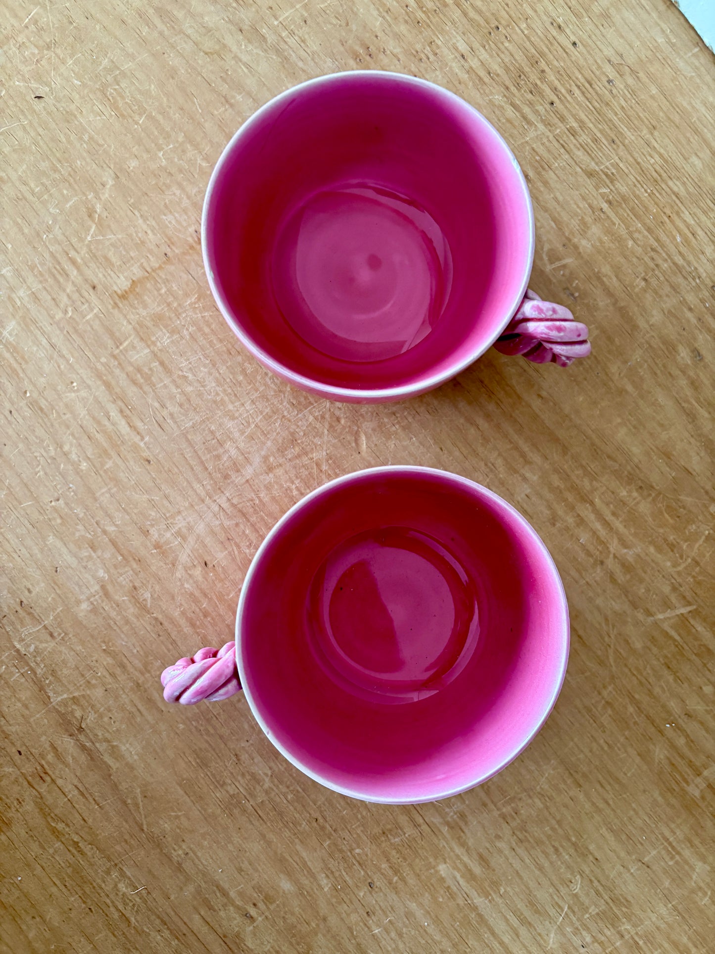 Lot de 2 tasses anciennes en céramique rose