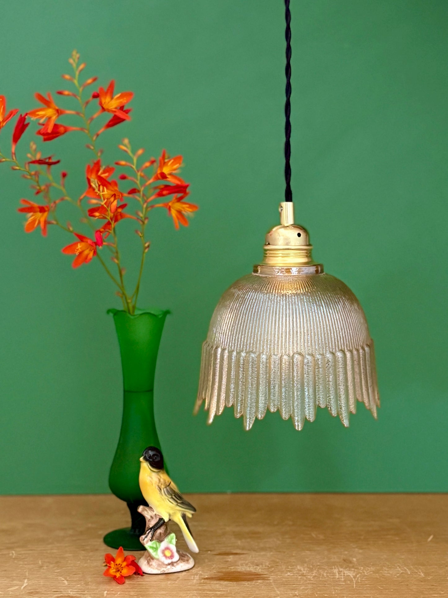 Suspension tulipe vintage en verre ambré (char1)
