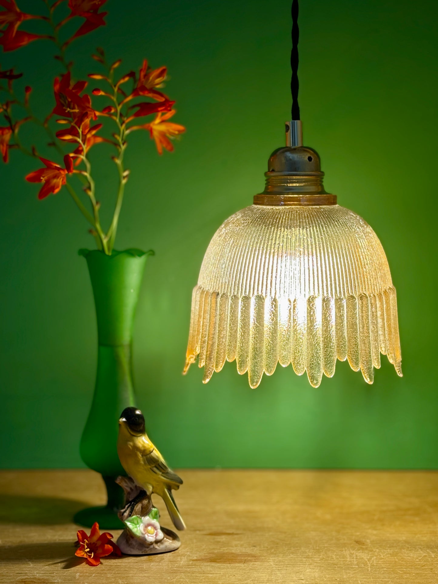 Suspension tulipe vintage en verre ambré (char1)