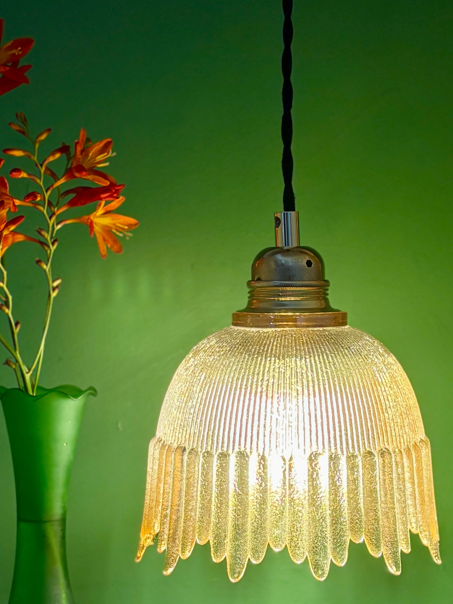Suspension tulipe vintage en verre ambré (char1)
