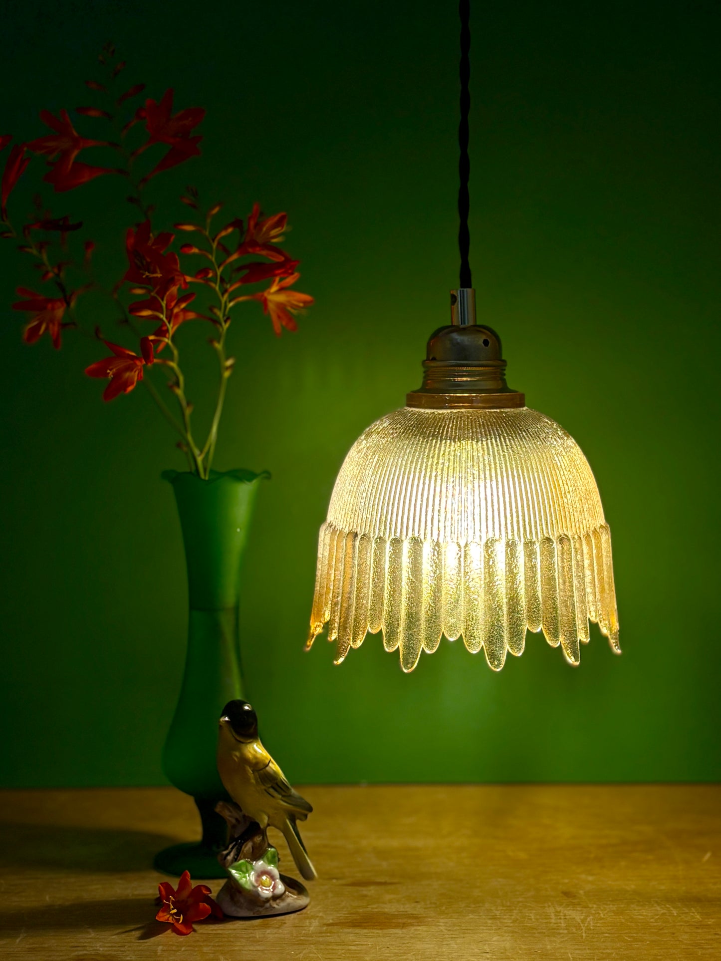 Suspension tulipe vintage en verre ambré (char1)